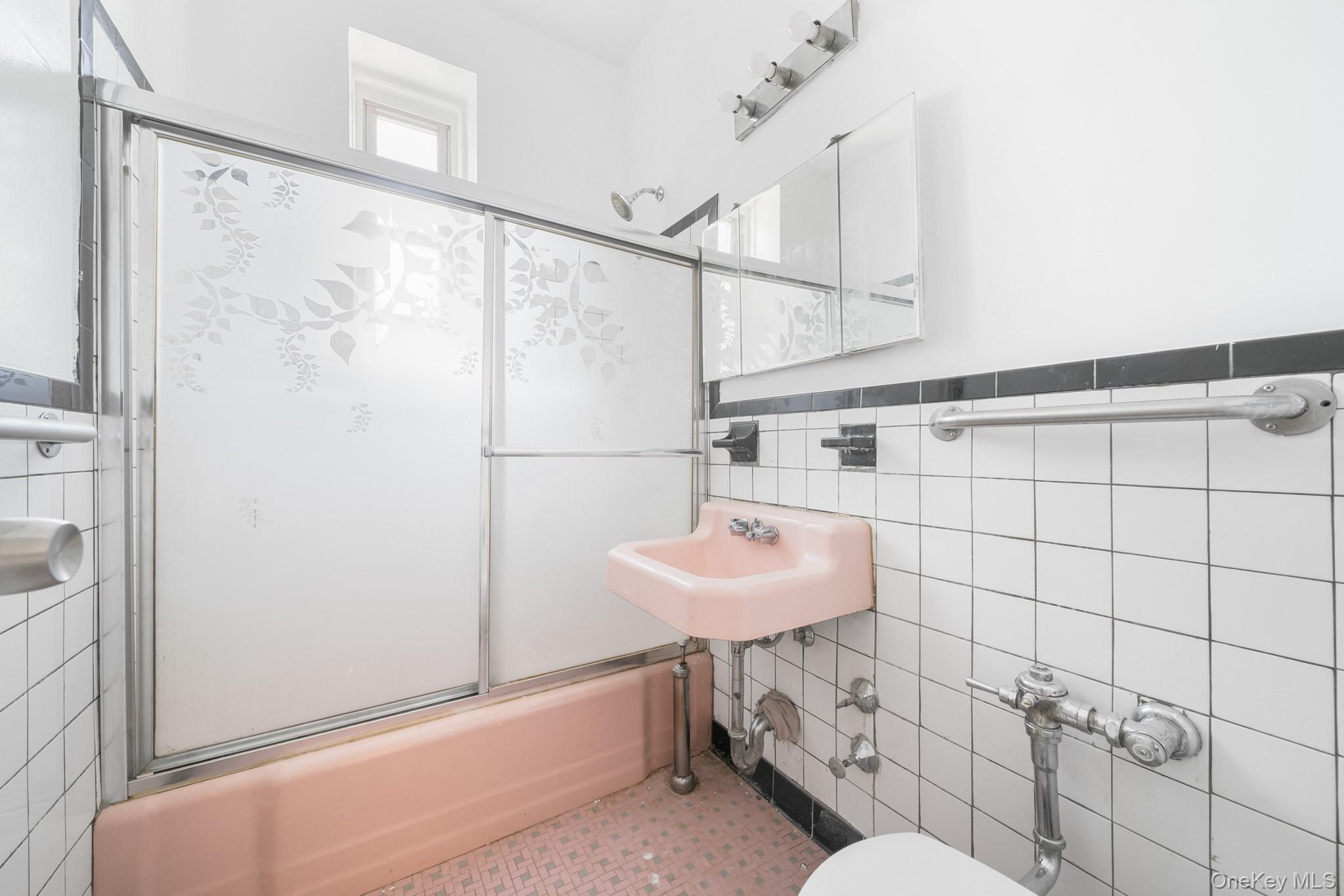 #7 photo, 245 Rumsey Rd, Yonkers , NY 10701