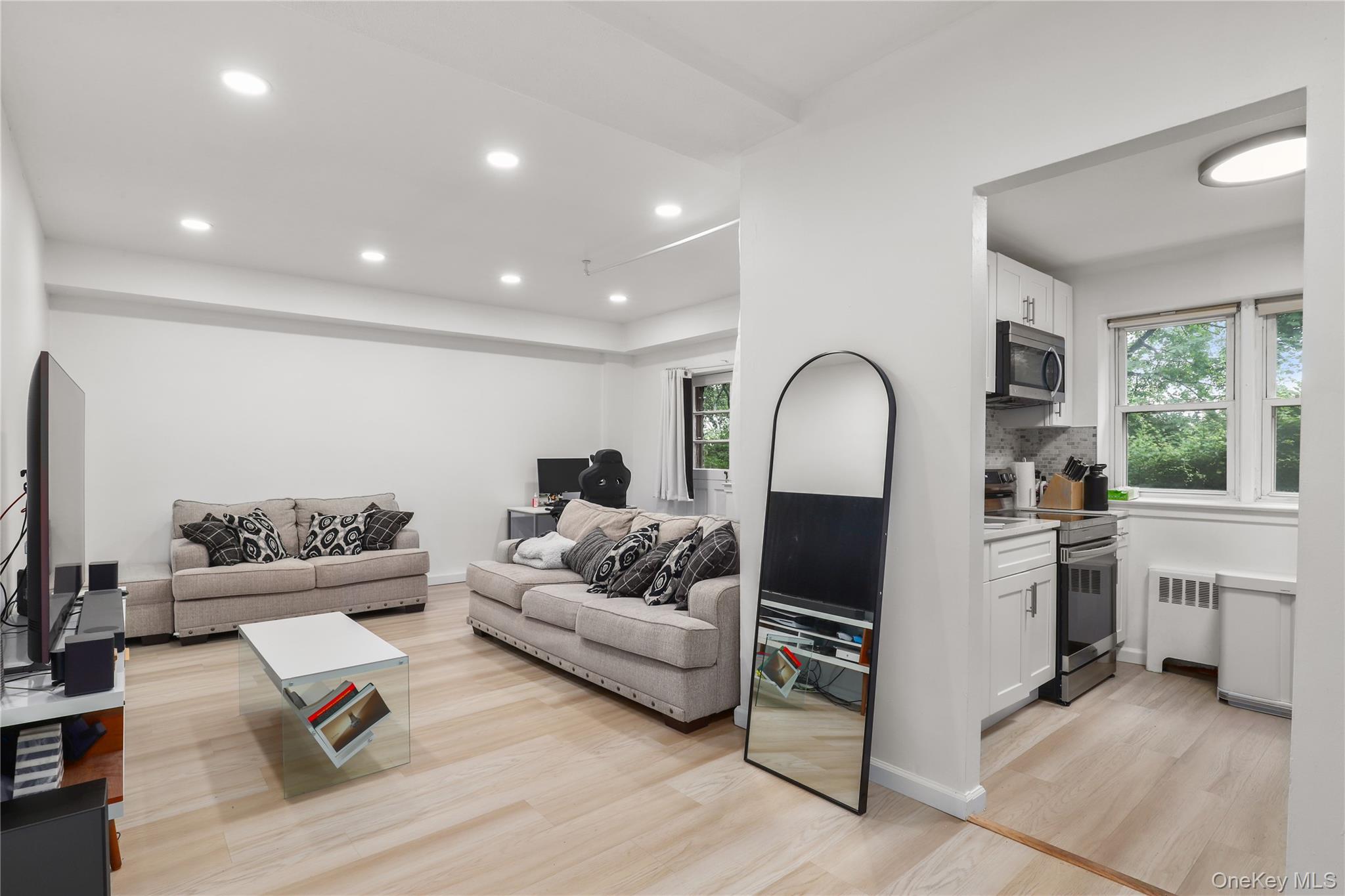 #9 photo, 140 N Broadway, Irvington , NY 10533