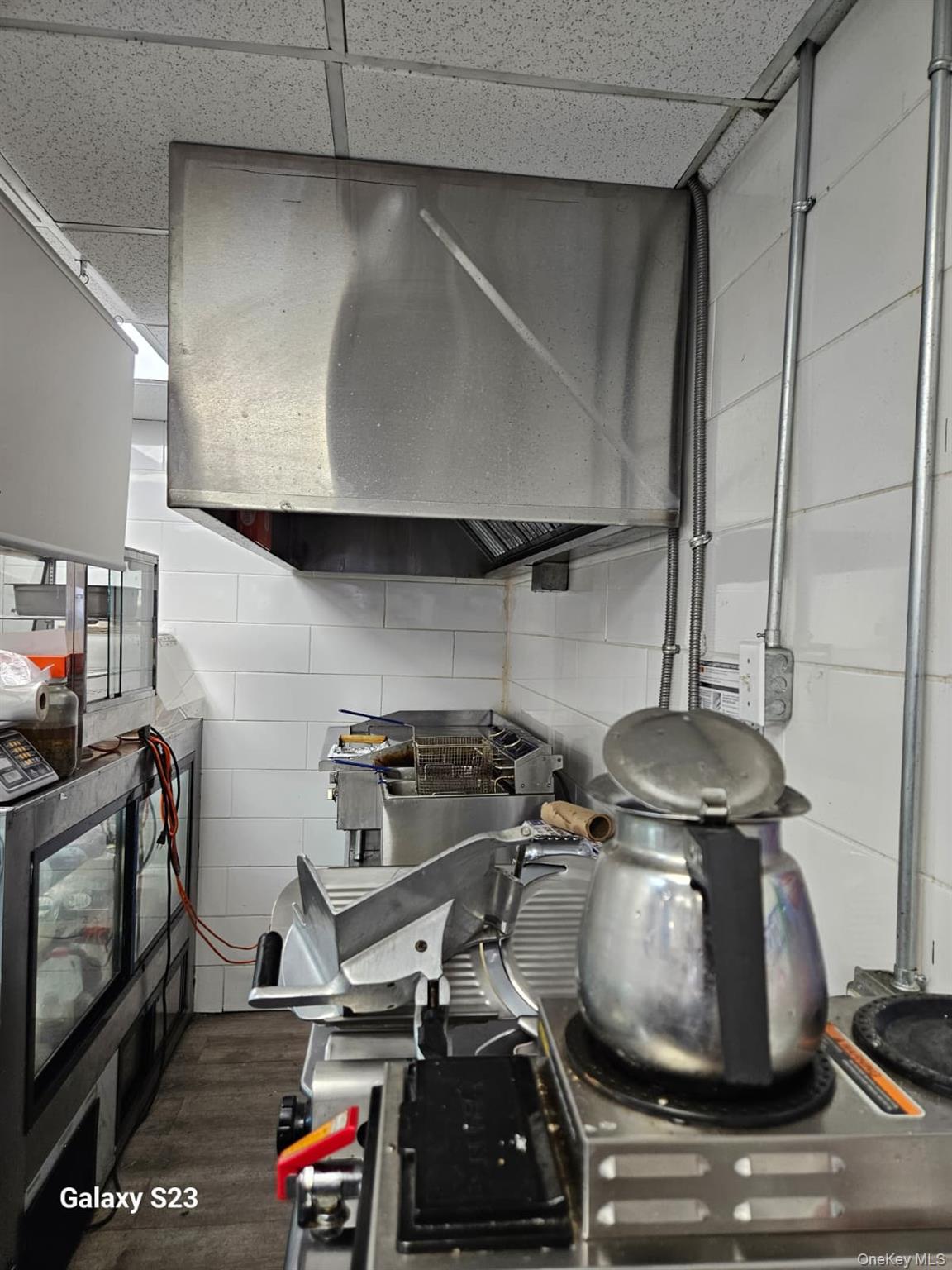 #6 photo, 2002 Ellis Avenue, Bronx , NY 10472