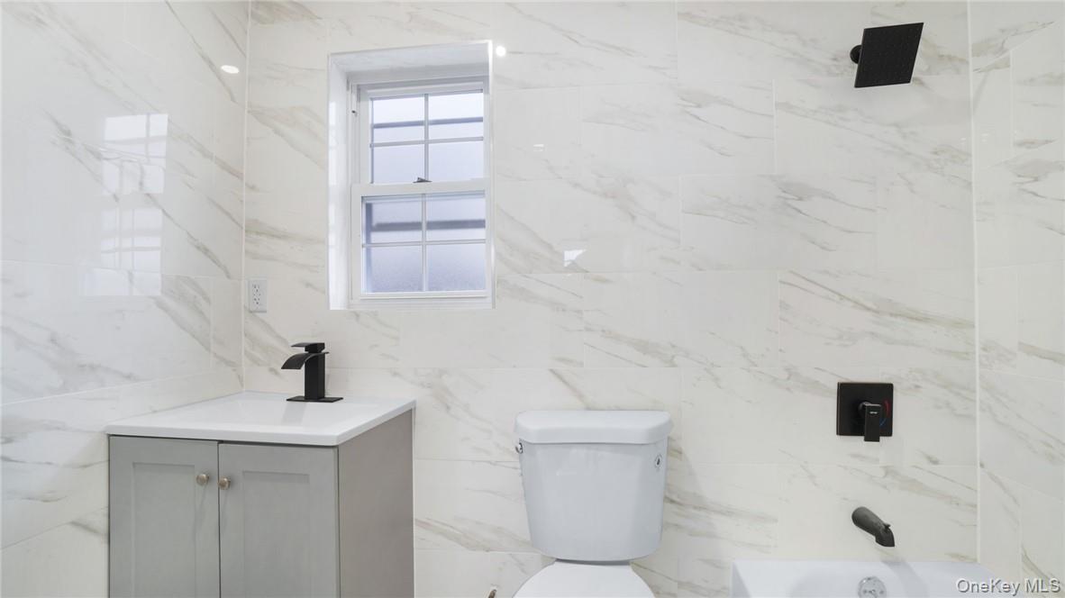 #16 photo, 2155 Walton Avenue, Bronx , NY 10453