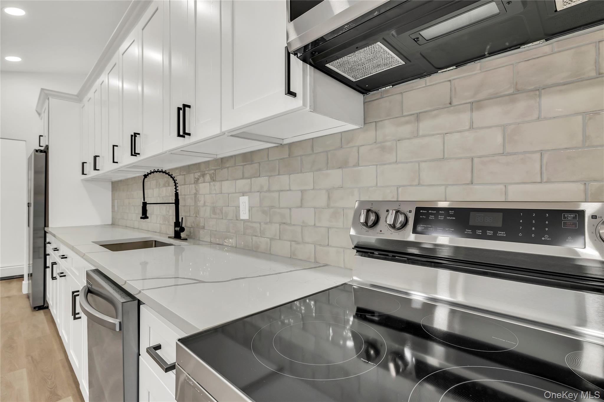 #12 photo, 21 John Drive, سوفولك Farmingville , NY 11738