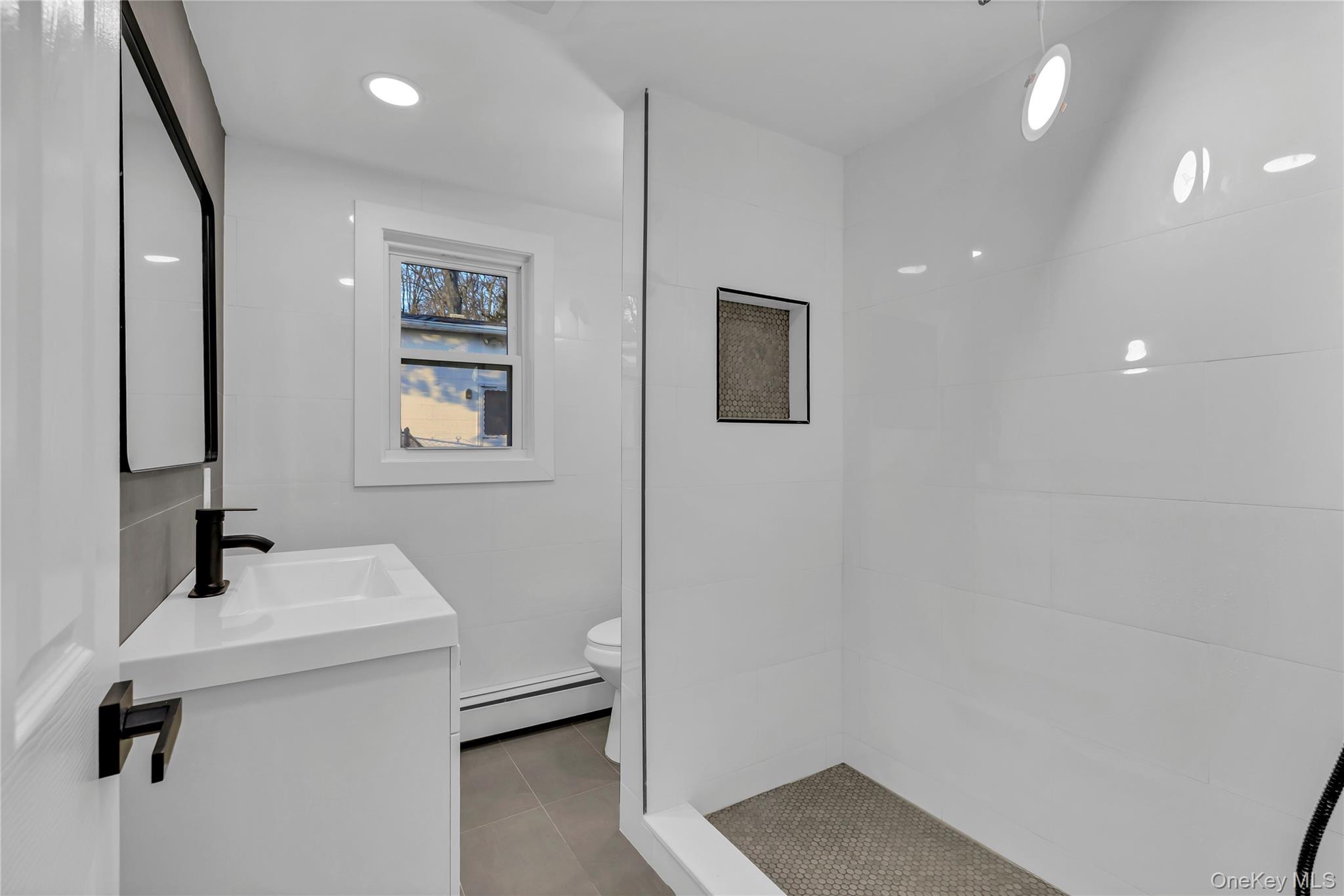 #15 photo, 21 John Drive, سوفولك Farmingville , NY 11738