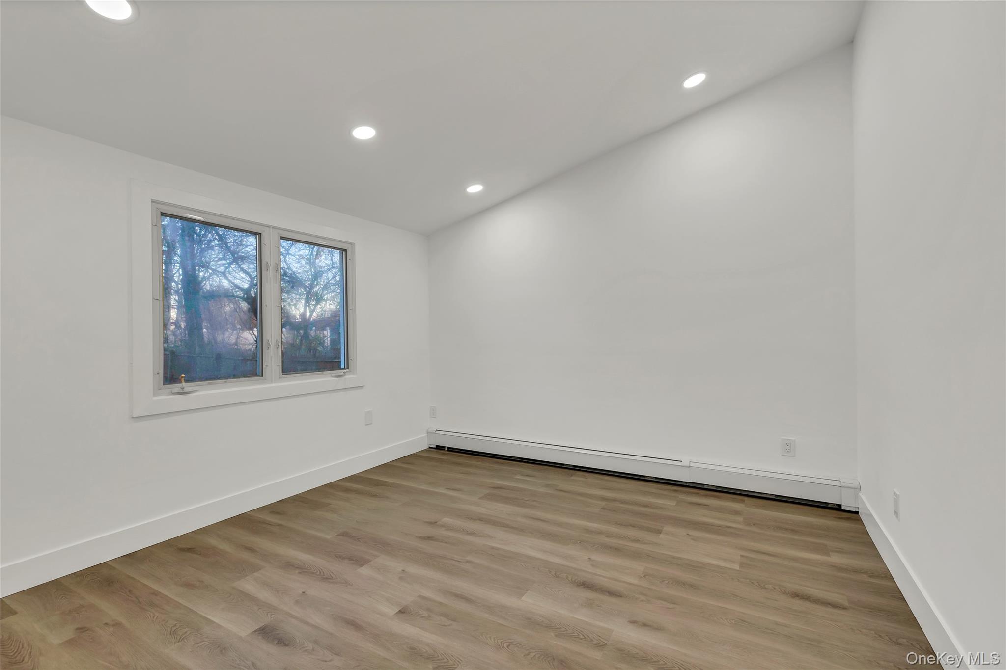 #18 photo, 21 John Drive, سوفولك Farmingville , NY 11738