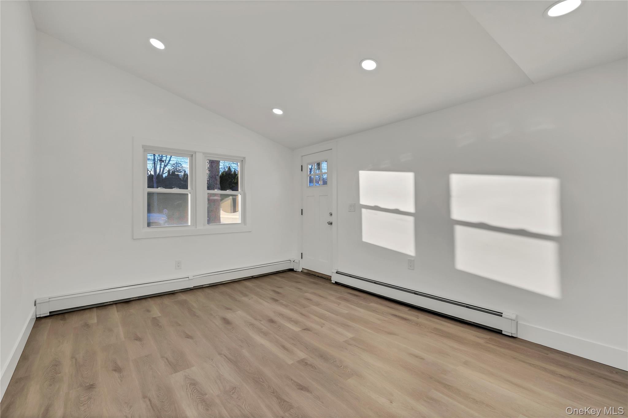 #20 photo, 21 John Drive, سوفولك Farmingville , NY 11738