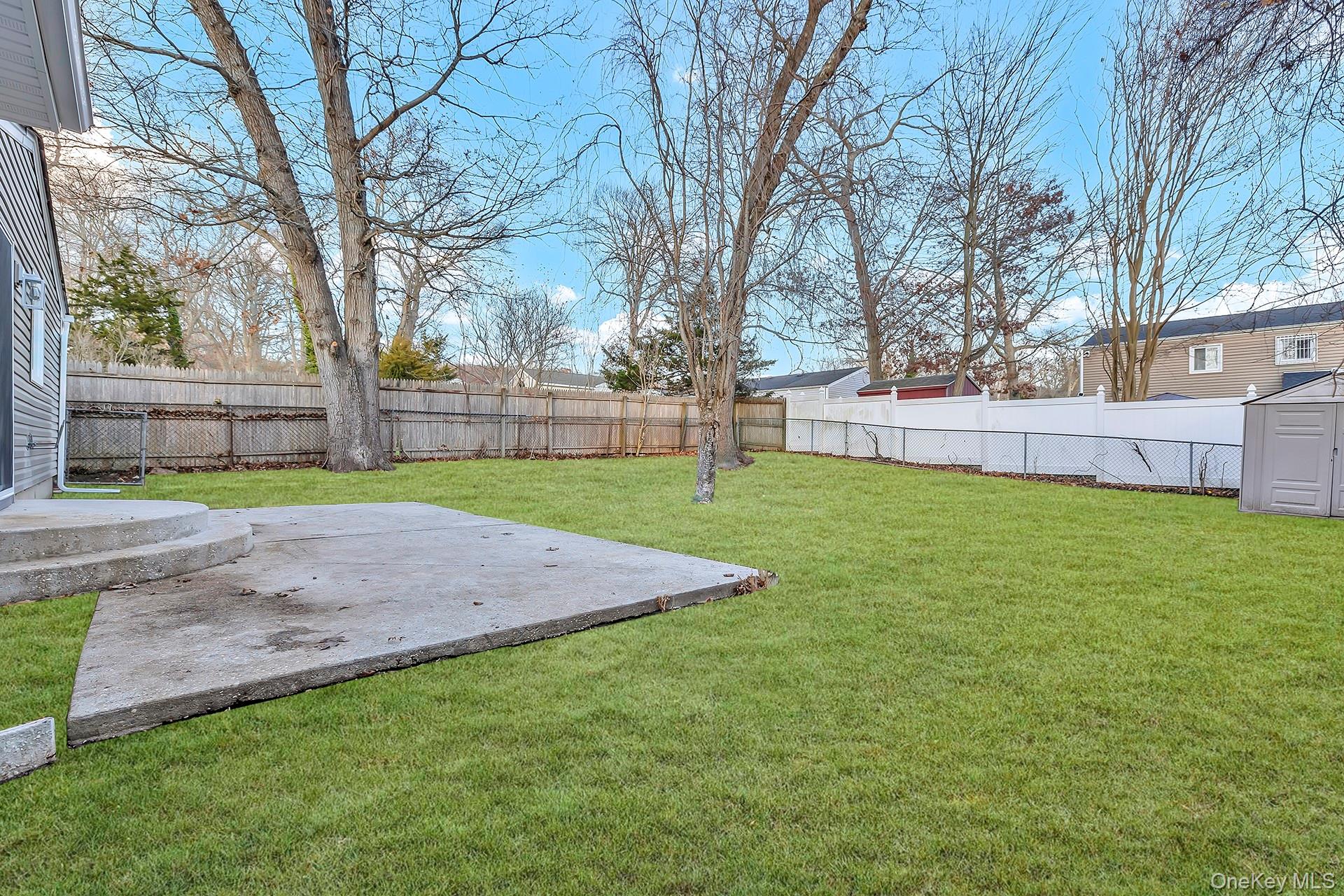 #4 photo, 21 John Drive, سوفولك Farmingville , NY 11738