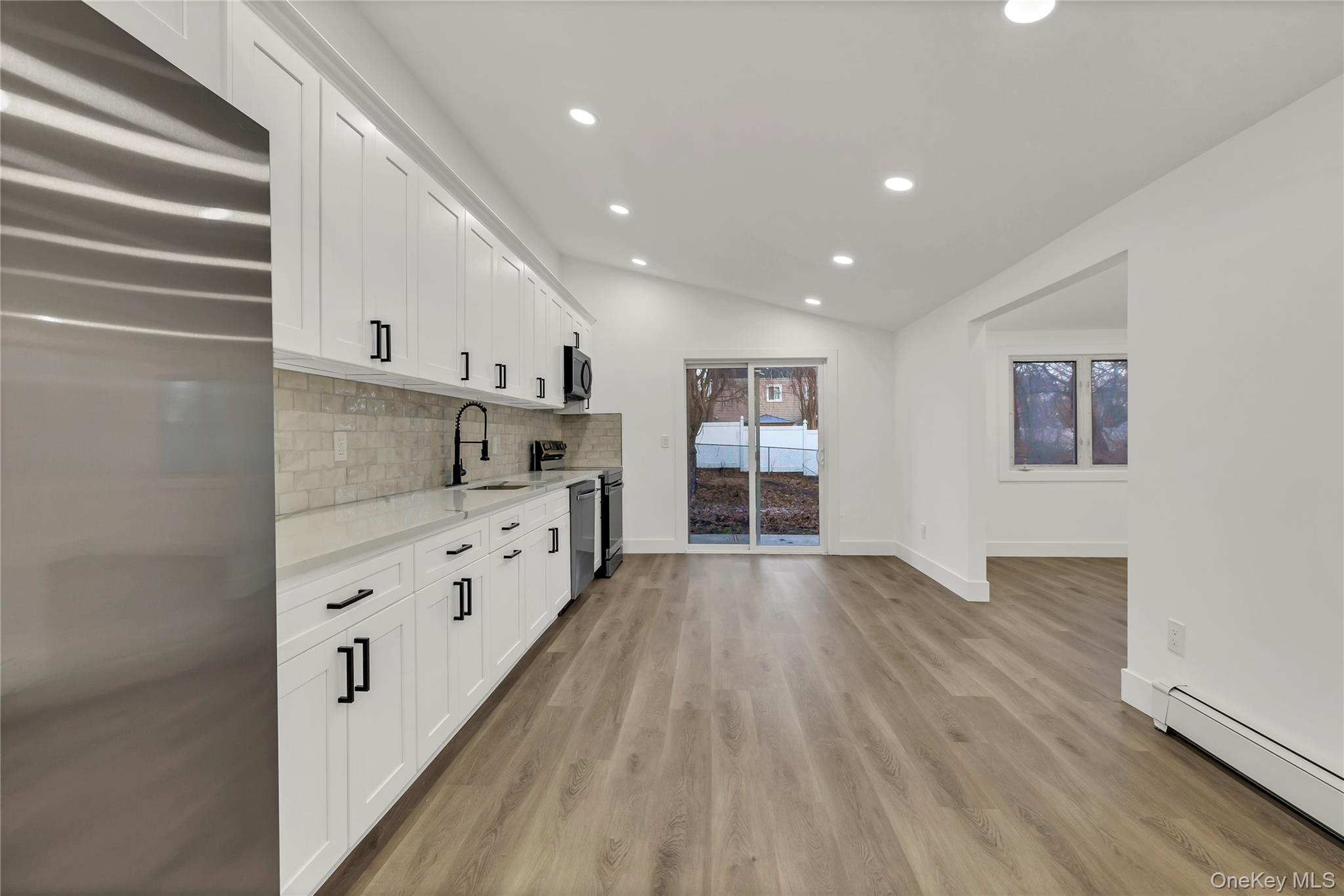 #9 photo, 21 John Drive, سوفولك Farmingville , NY 11738