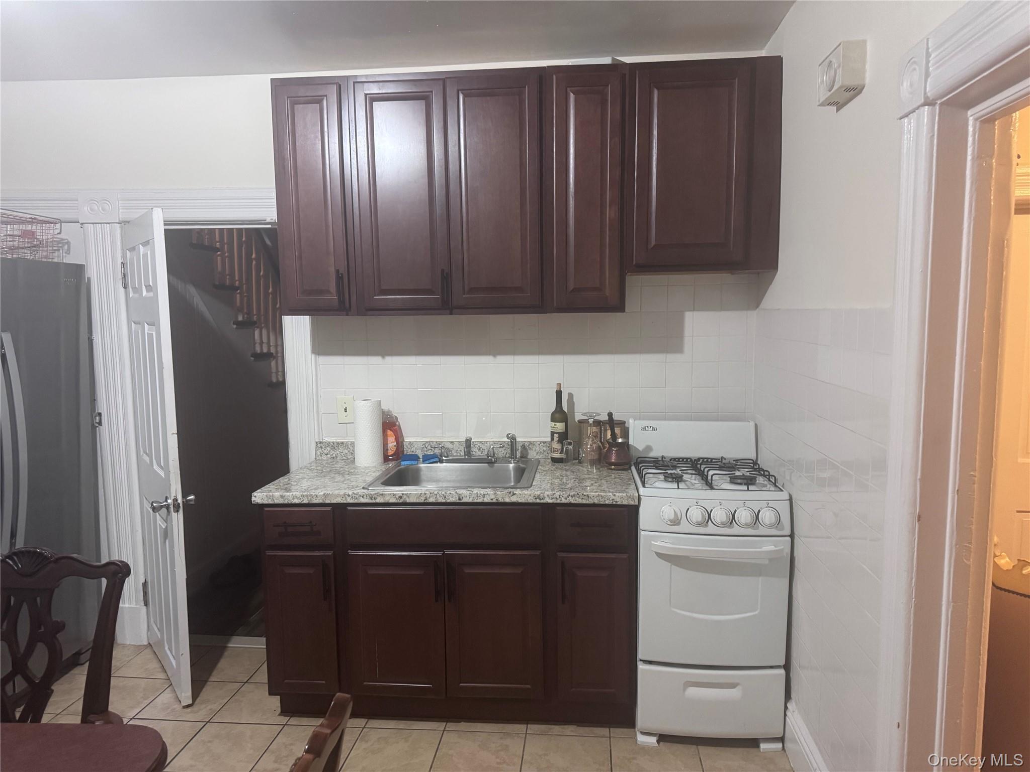 #2 photo, 72 Jerusalem Avenue, ناسو Hicksville , NY 11801