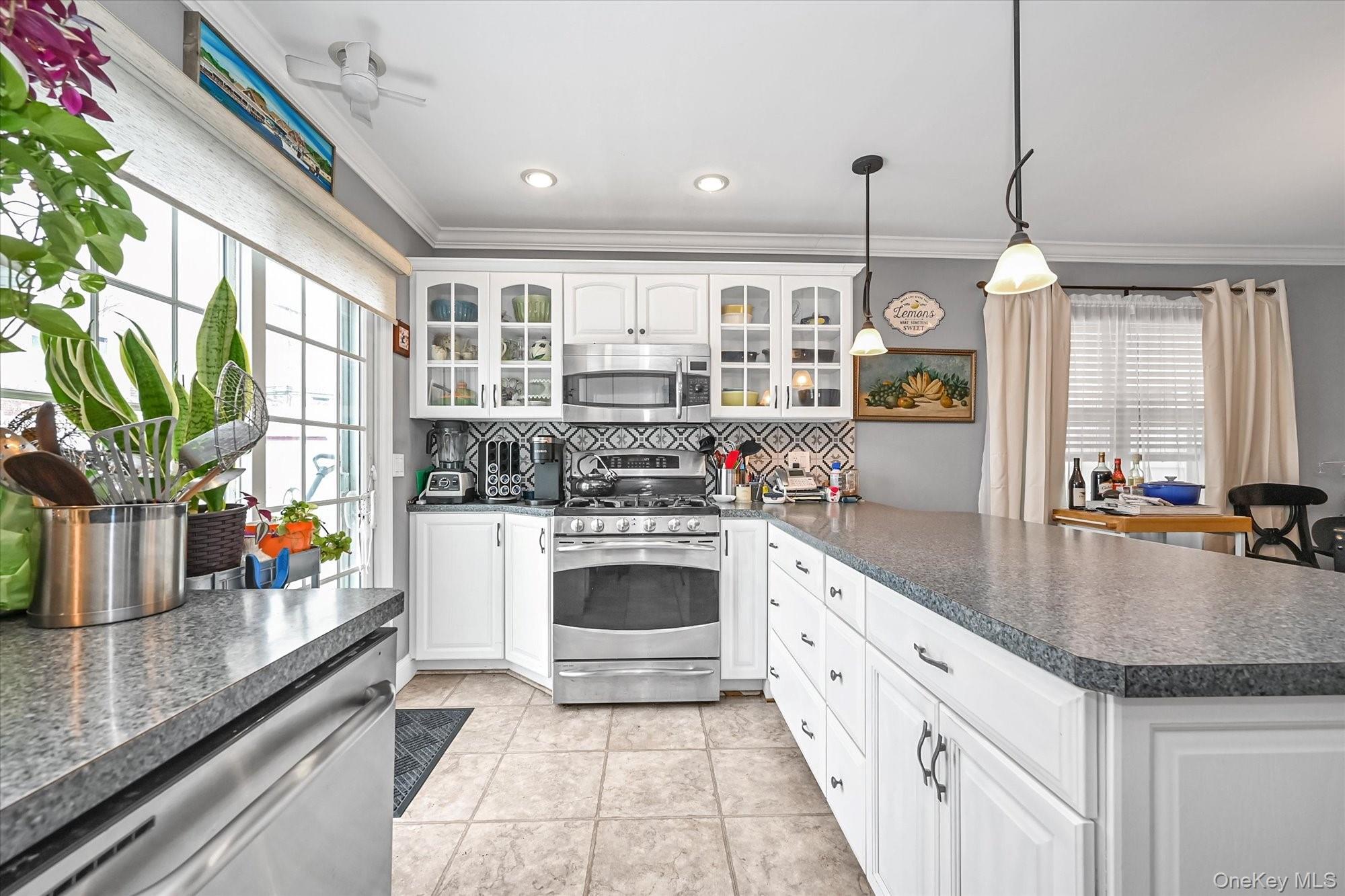 #6 photo, 204-11 34th Avenue, Bayside , NY 11361