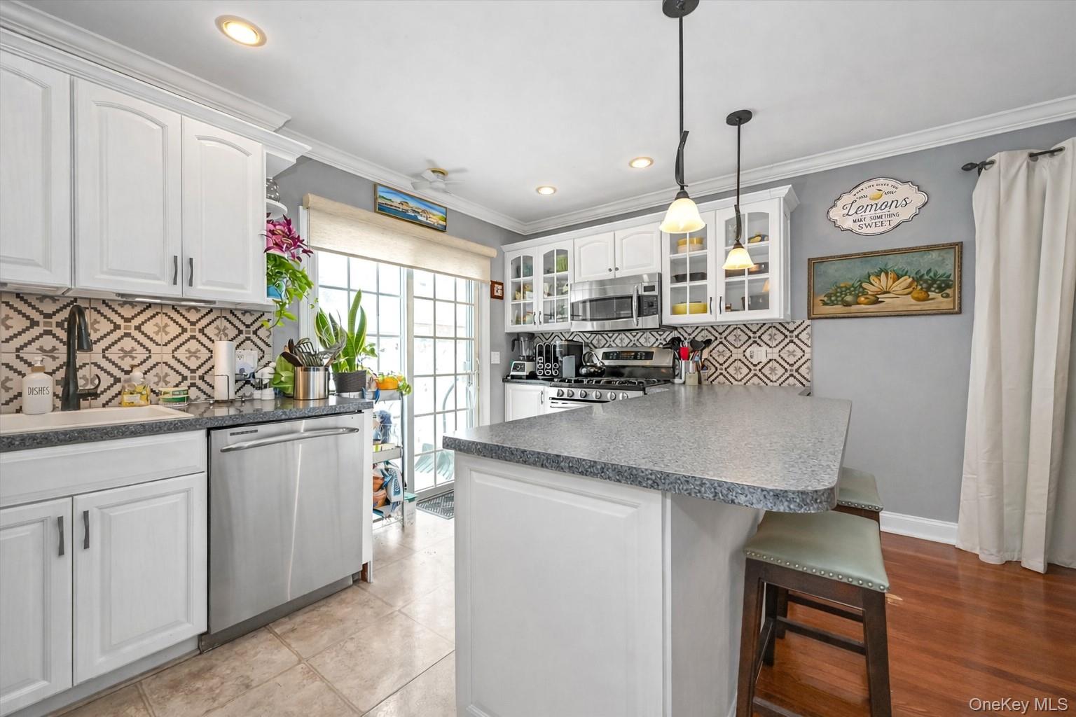 #7 photo, 204-11 34th Avenue, Bayside , NY 11361