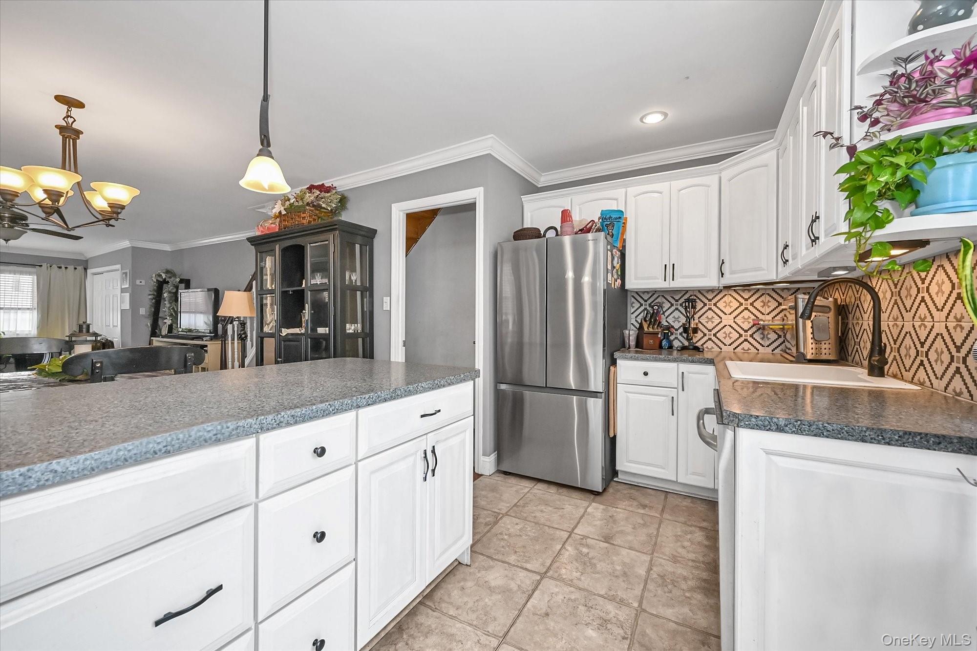 #8 photo, 204-11 34th Avenue, Bayside , NY 11361