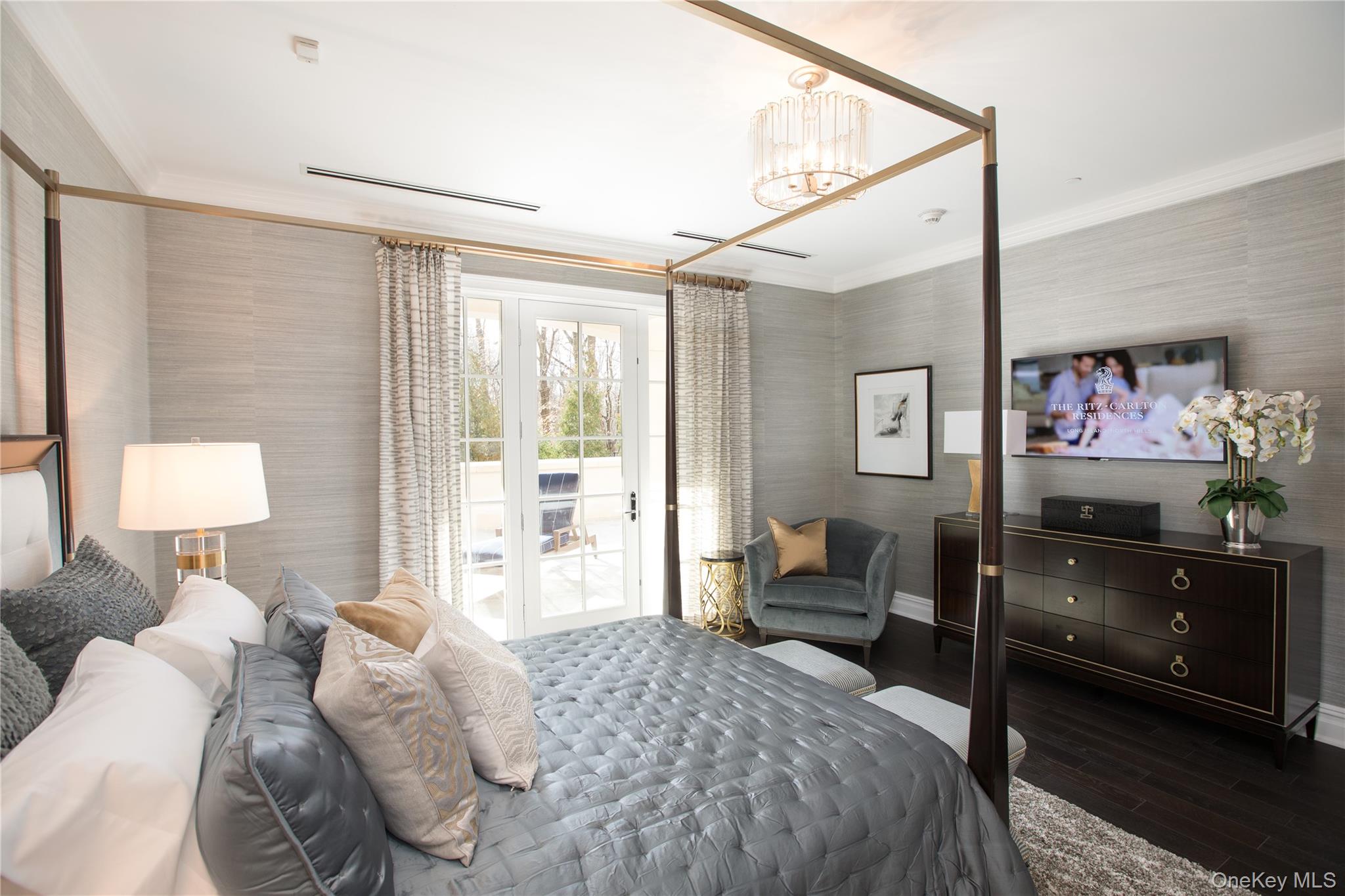 #12 photo, 3000 Royal Court, ناسو North Hills , NY 11040