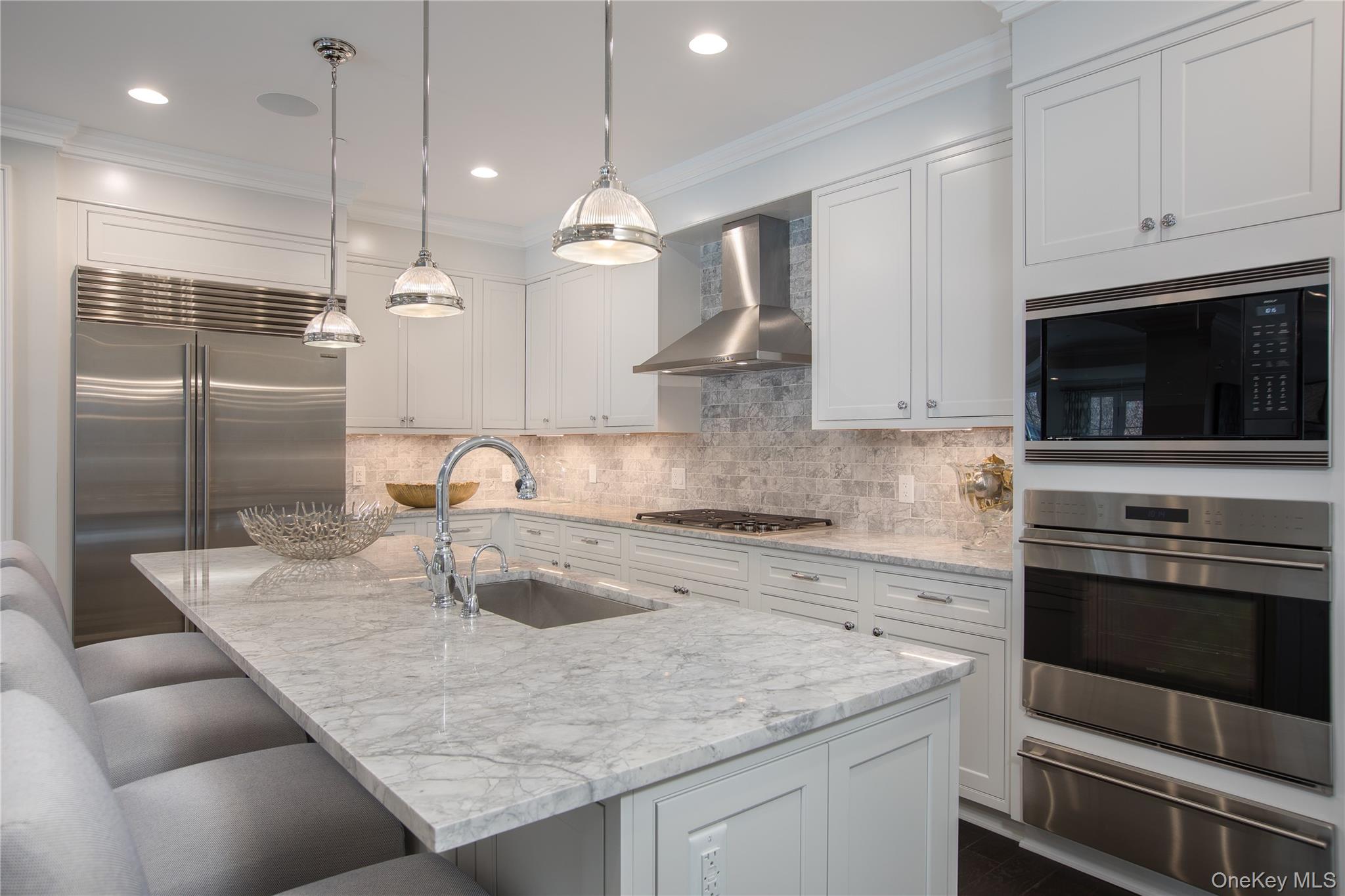 #8 photo, 3000 Royal Court, ناسو North Hills , NY 11040