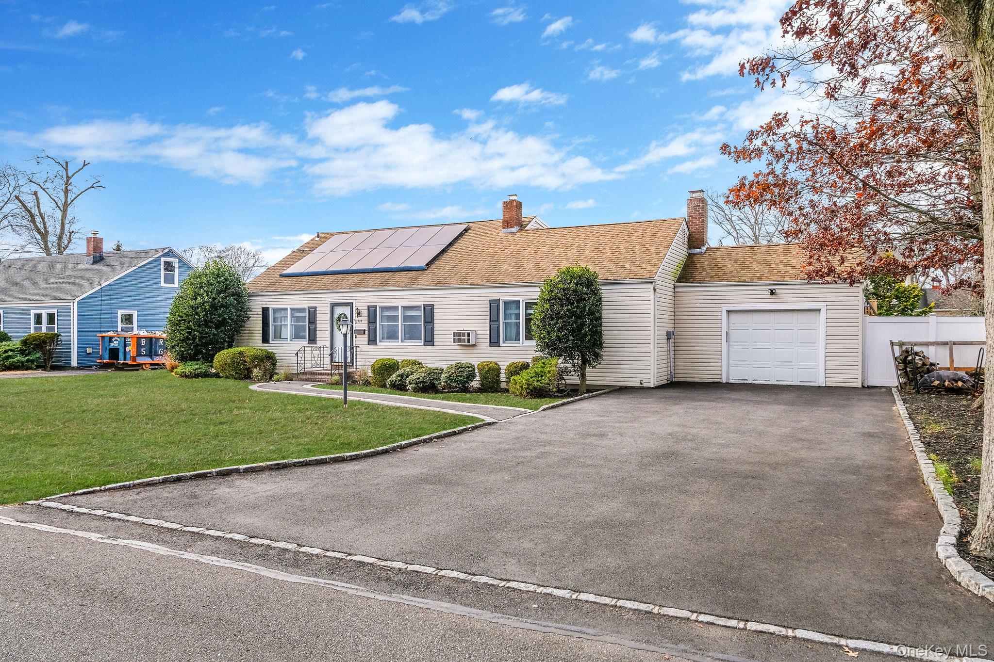 #3 photo, 114 Monroe Avenue, Patchogue , NY 11772