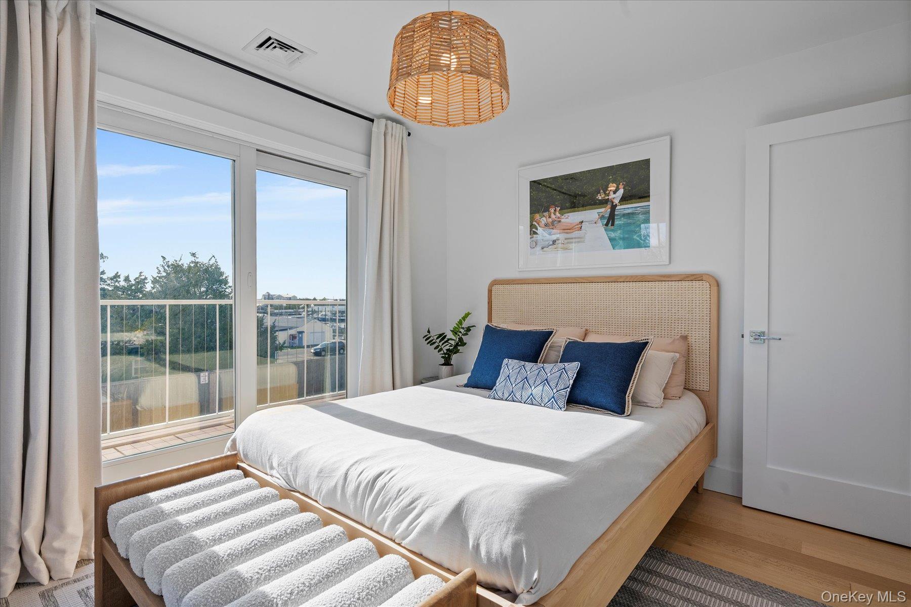 #11 photo, 68 Foster Avenue, سوفولك Hampton Bays , NY 11946