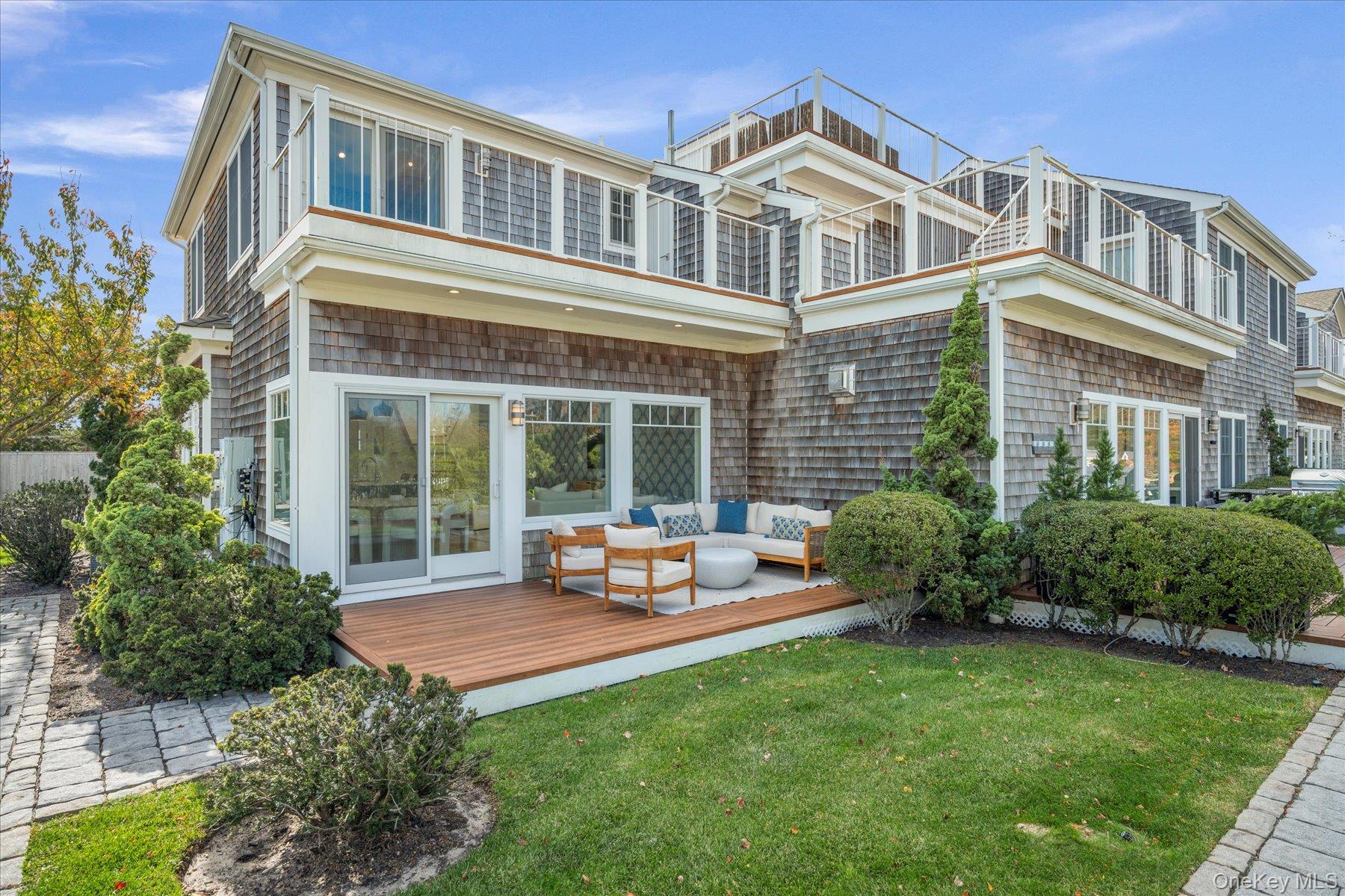 #13 photo, 68 Foster Avenue, سوفولك Hampton Bays , NY 11946