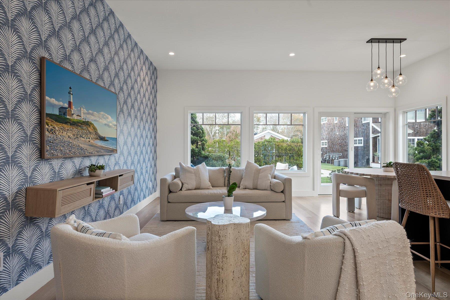 #4 photo, 68 Foster Avenue, سوفولك Hampton Bays , NY 11946