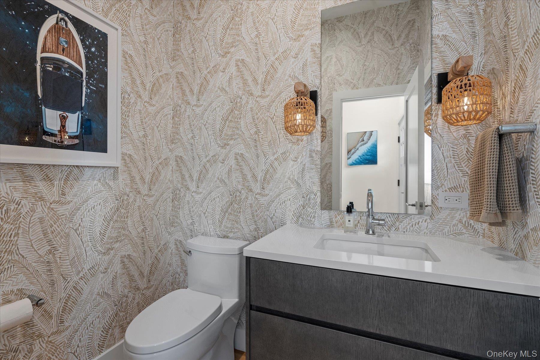 #7 photo, 68 Foster Avenue, سوفولك Hampton Bays , NY 11946