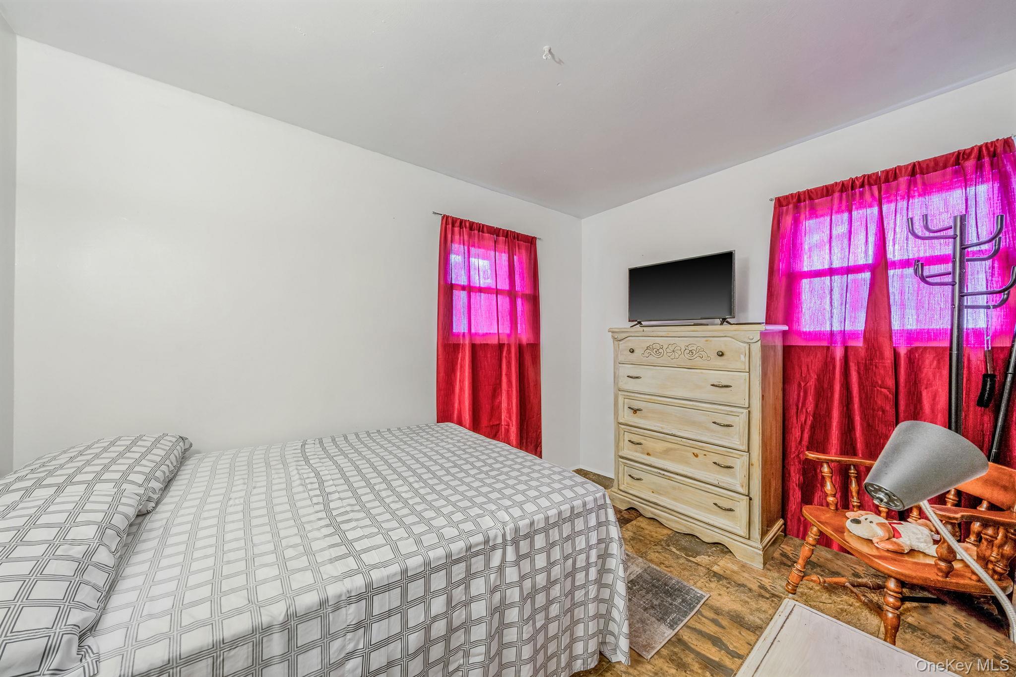 #12 photo, 3109 Devon Avenue, سوفولك Medford , NY 11763