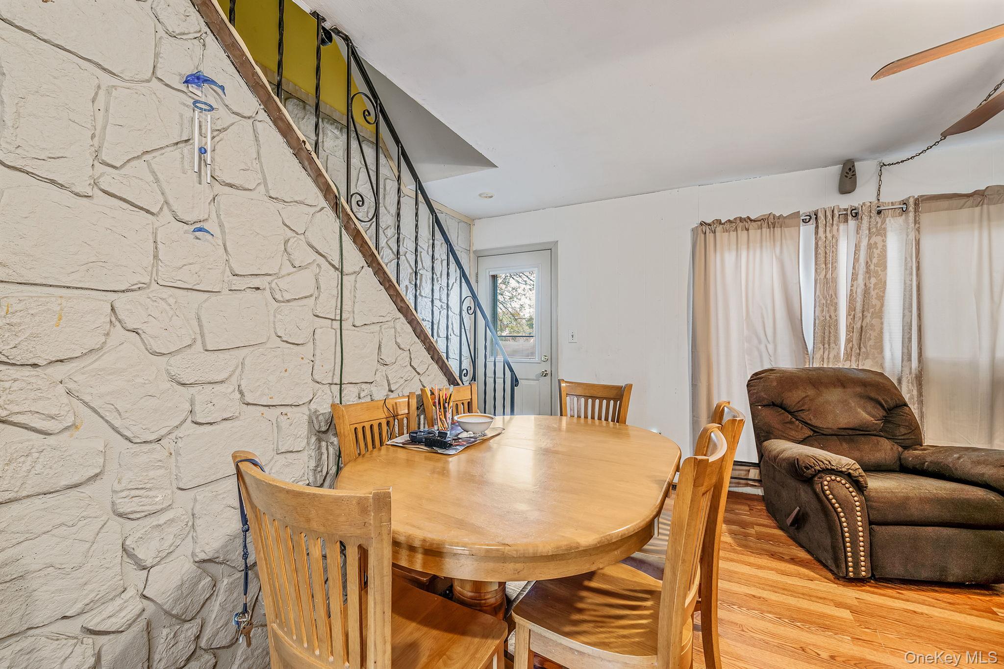 #7 photo, 3109 Devon Avenue, سوفولك Medford , NY 11763