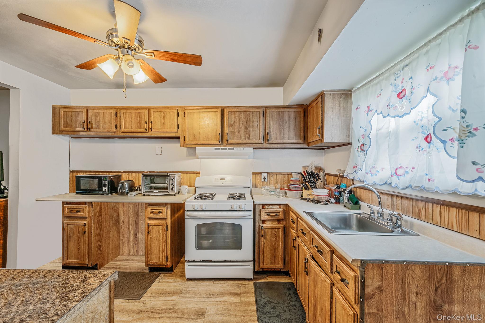 #9 photo, 3109 Devon Avenue, سوفولك Medford , NY 11763