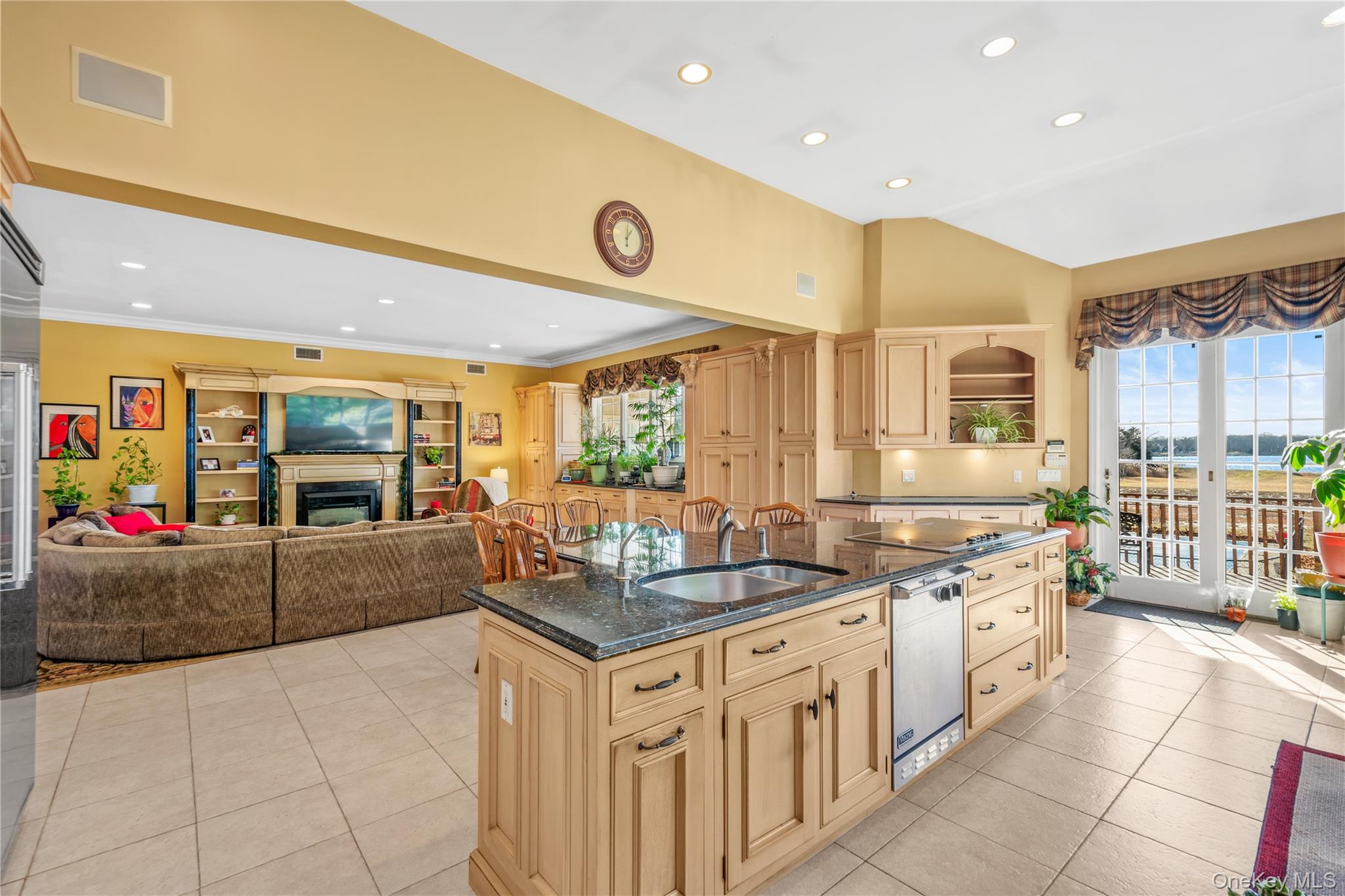 #10 photo, 28 Old Neck Road, سوفولك Center Moriches , NY 11934