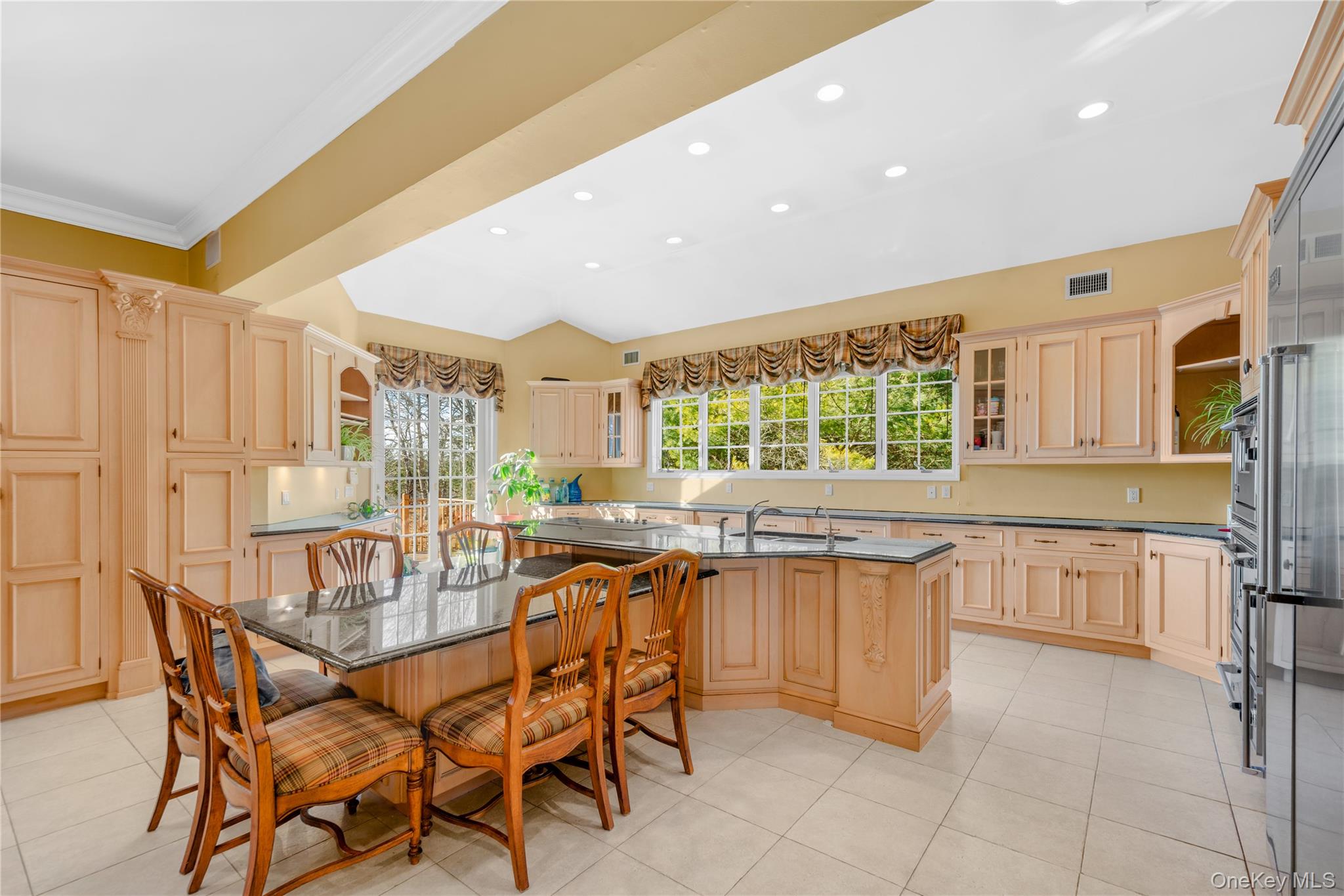 #9 photo, 28 Old Neck Road, سوفولك Center Moriches , NY 11934