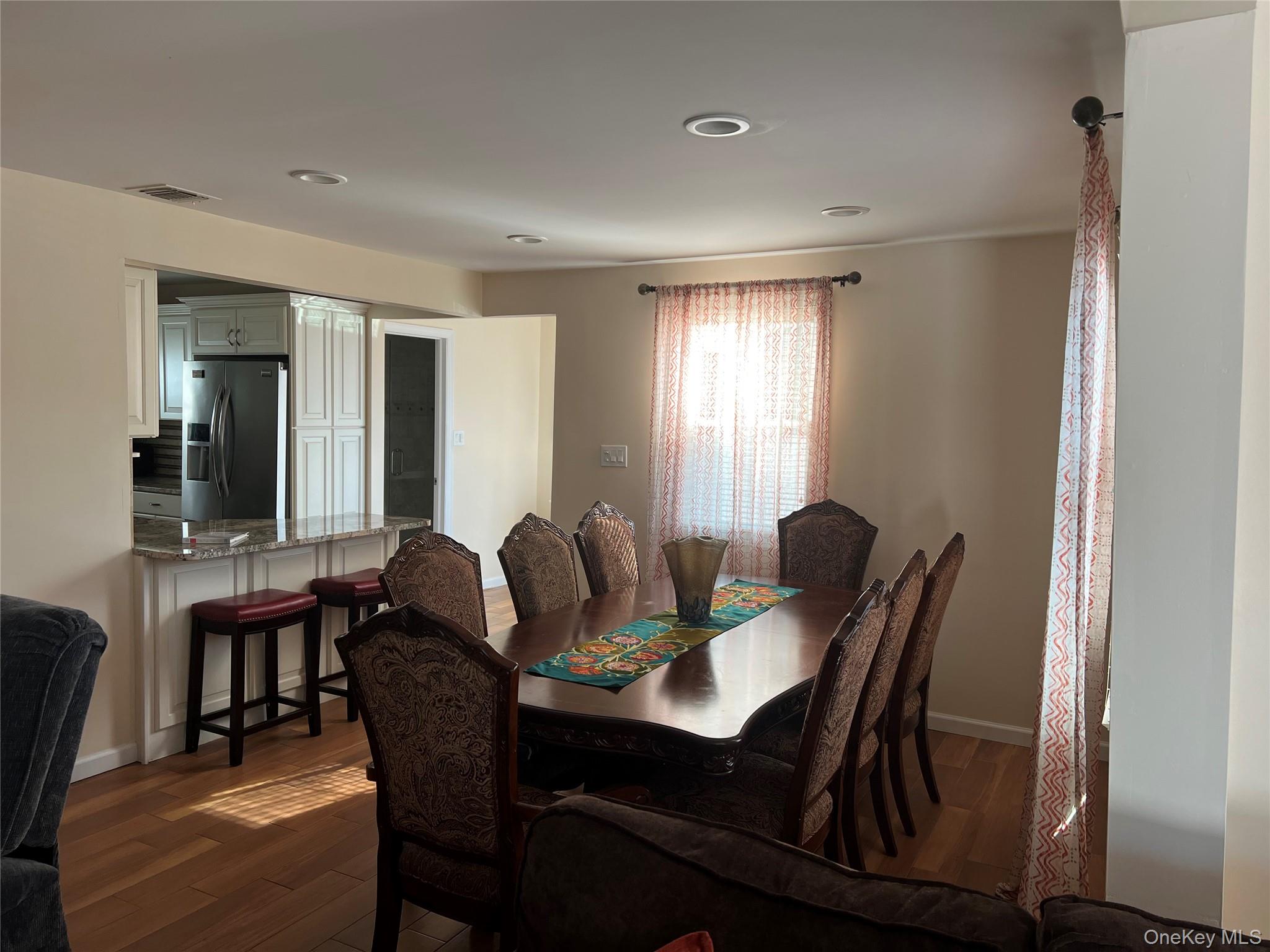 #4 photo, 615 W Walnut Street, ناسو Long Beach , NY 11561