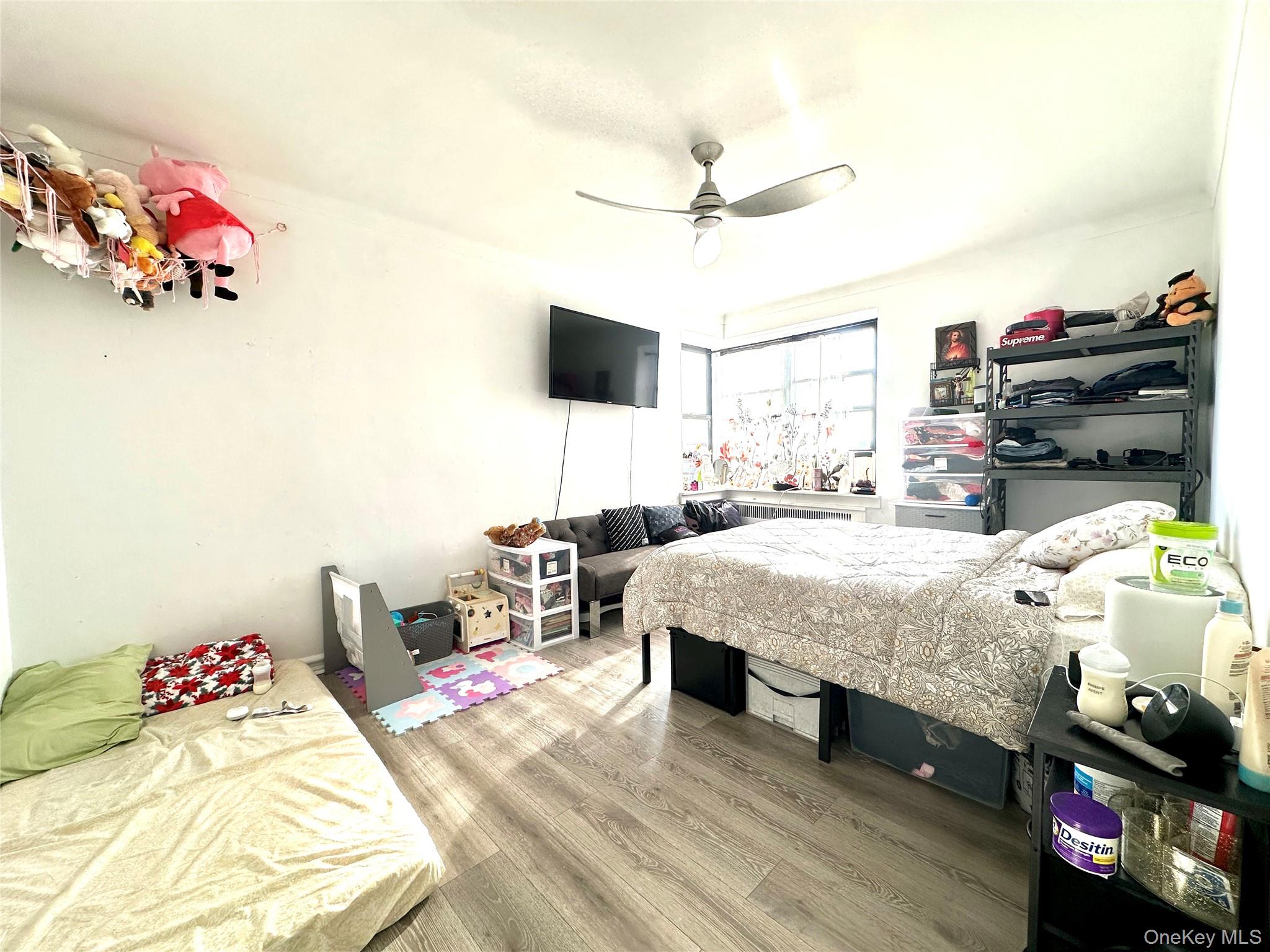 #9 photo, 40-05 Ithaca Street, एल्महर्स्ट Elmhurst , NY 11373