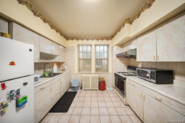 #10 photo, 41-71 Gleane Street, Elmhurst , NY 11373