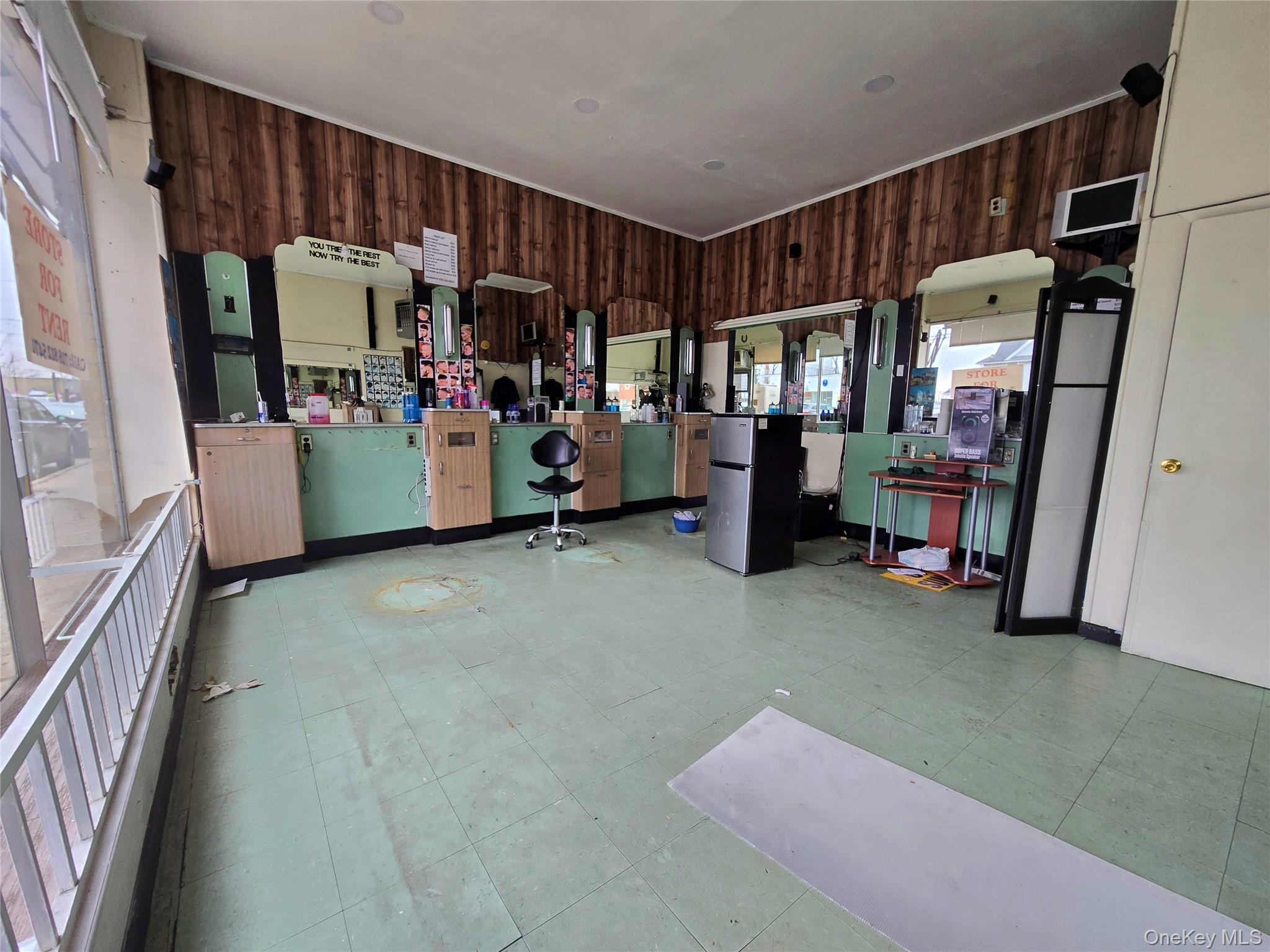 #10 photo, 777 W Merrick Road, ناسو Valley Stream , NY 11580