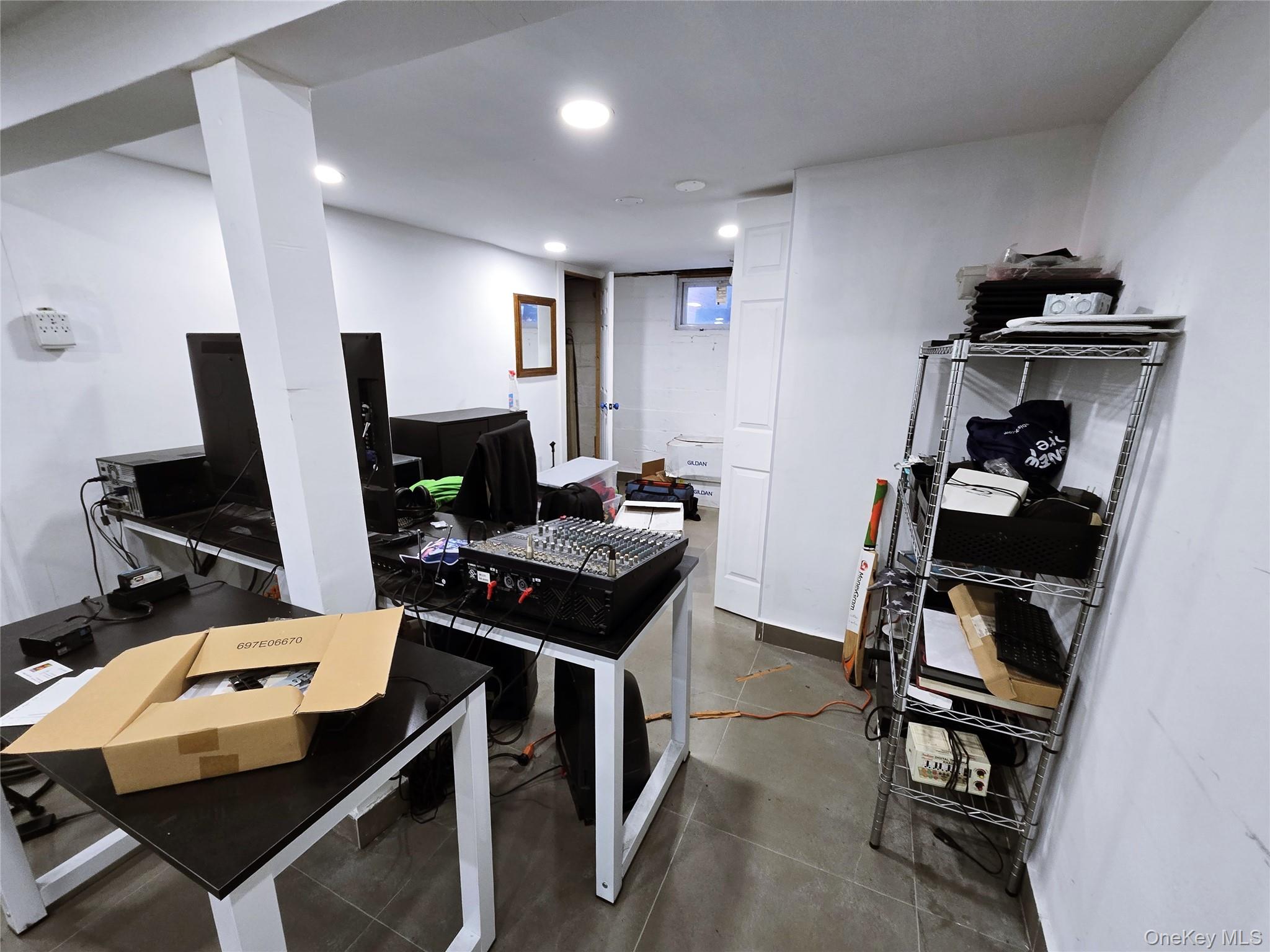 #15 photo, 777 W Merrick Road, ناسو Valley Stream , NY 11580