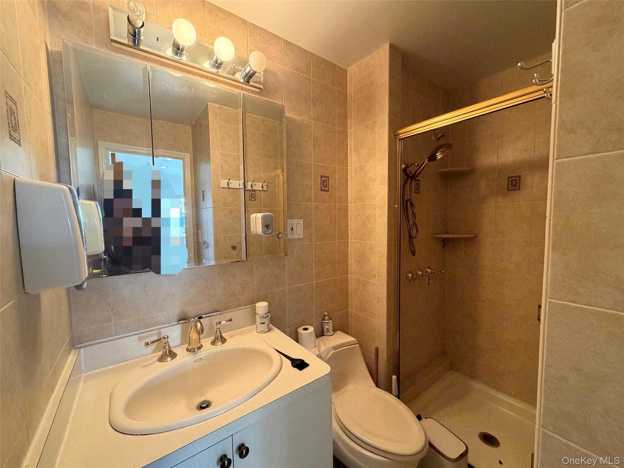 #13 photo, 224-01 59 Avenue, كوينز Bayside , NY 11364