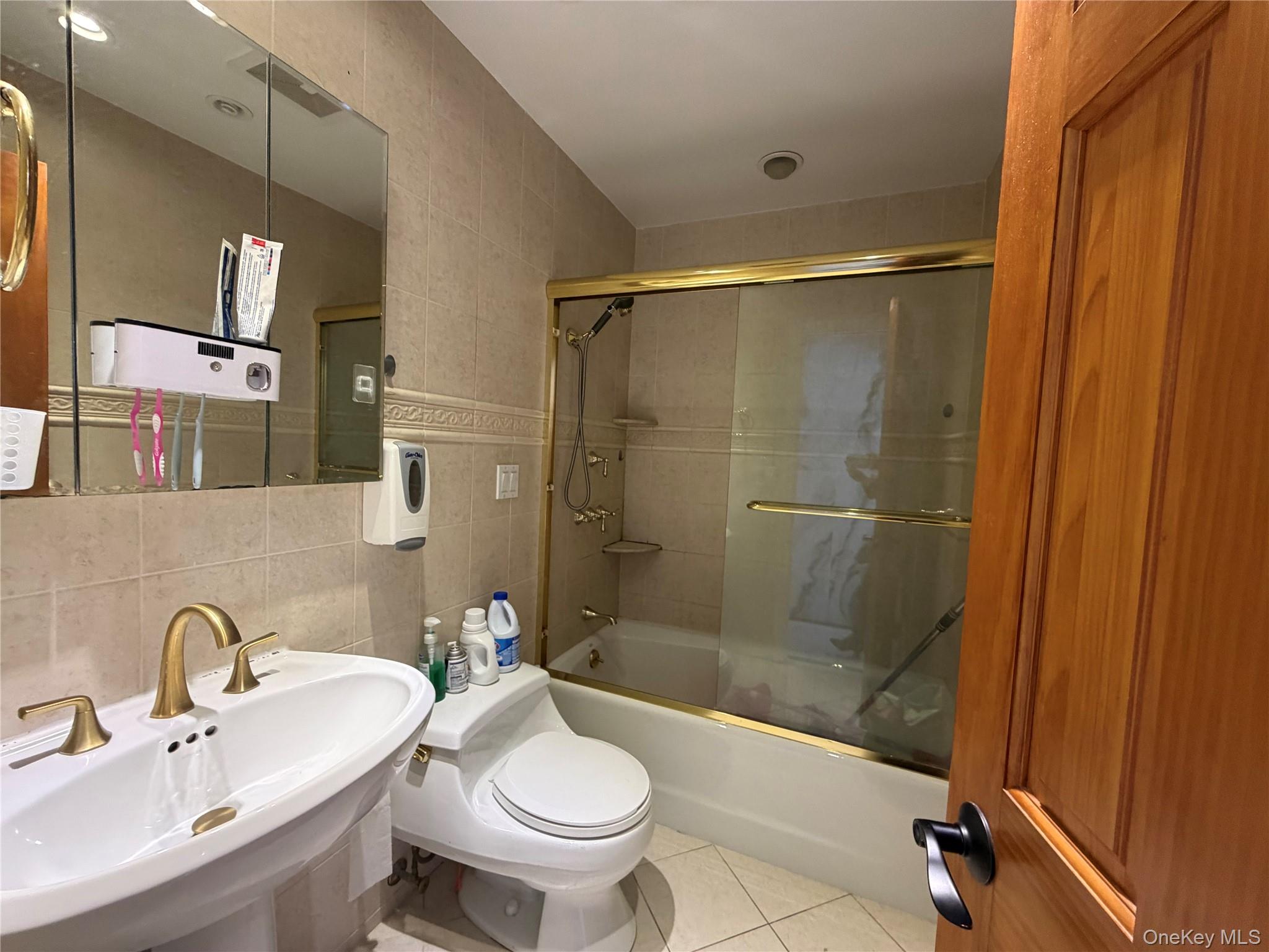 #8 photo, 224-01 59 Avenue, كوينز Bayside , NY 11364