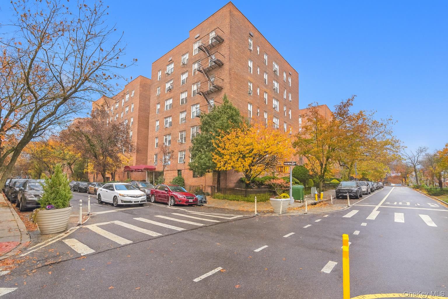 #1 photo, 33-45 92 Street, كوينز Jackson Heights , NY 11372