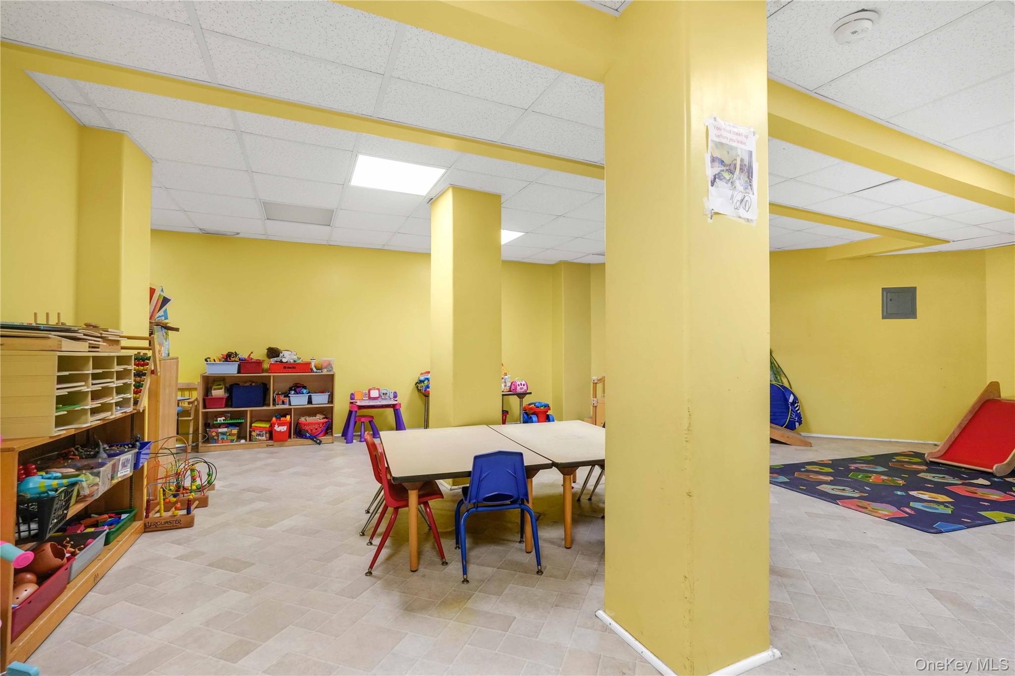 #16 photo, 33-45 92 Street, كوينز Jackson Heights , NY 11372