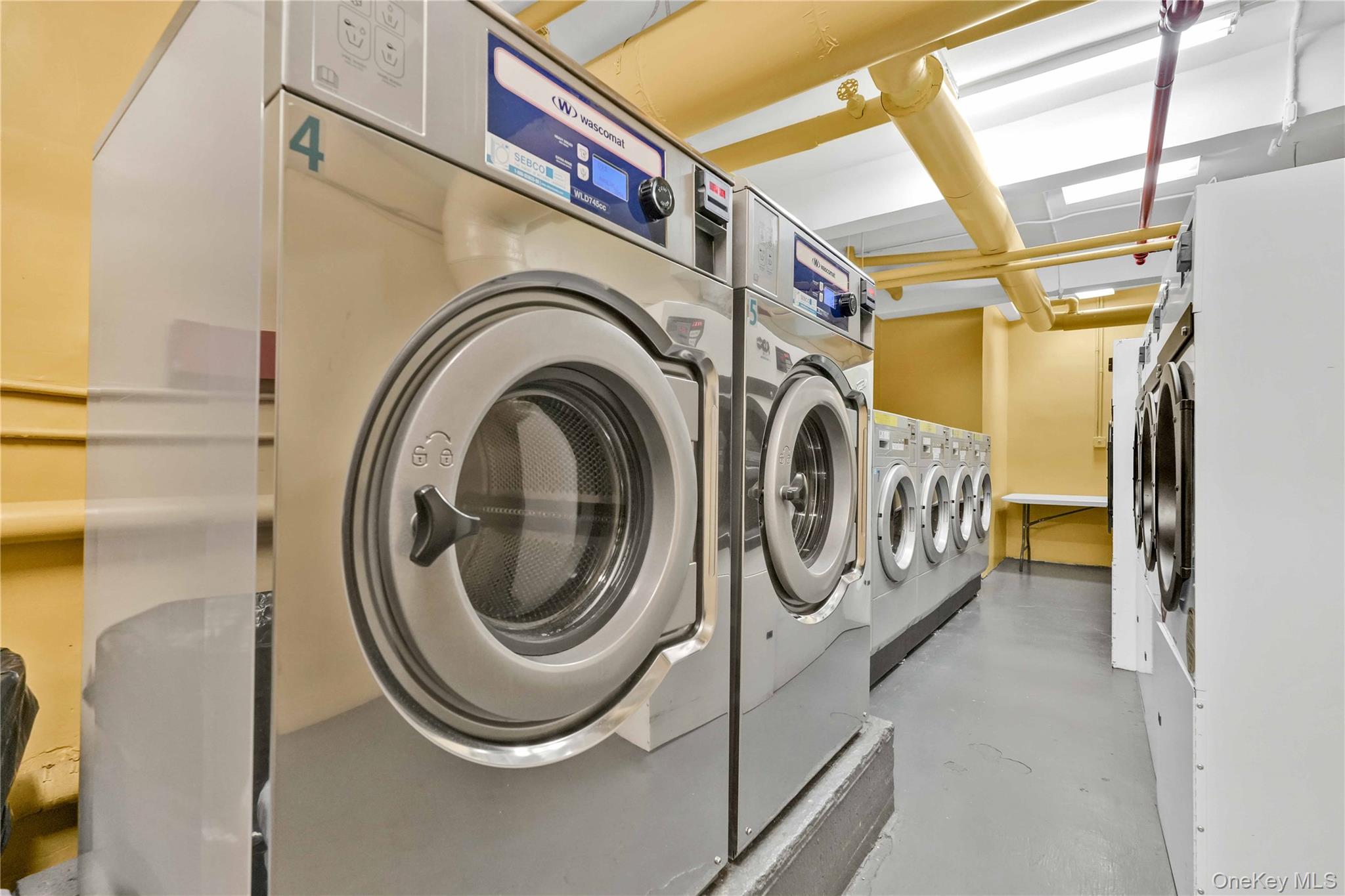 #17 photo, 33-45 92 Street, كوينز Jackson Heights , NY 11372