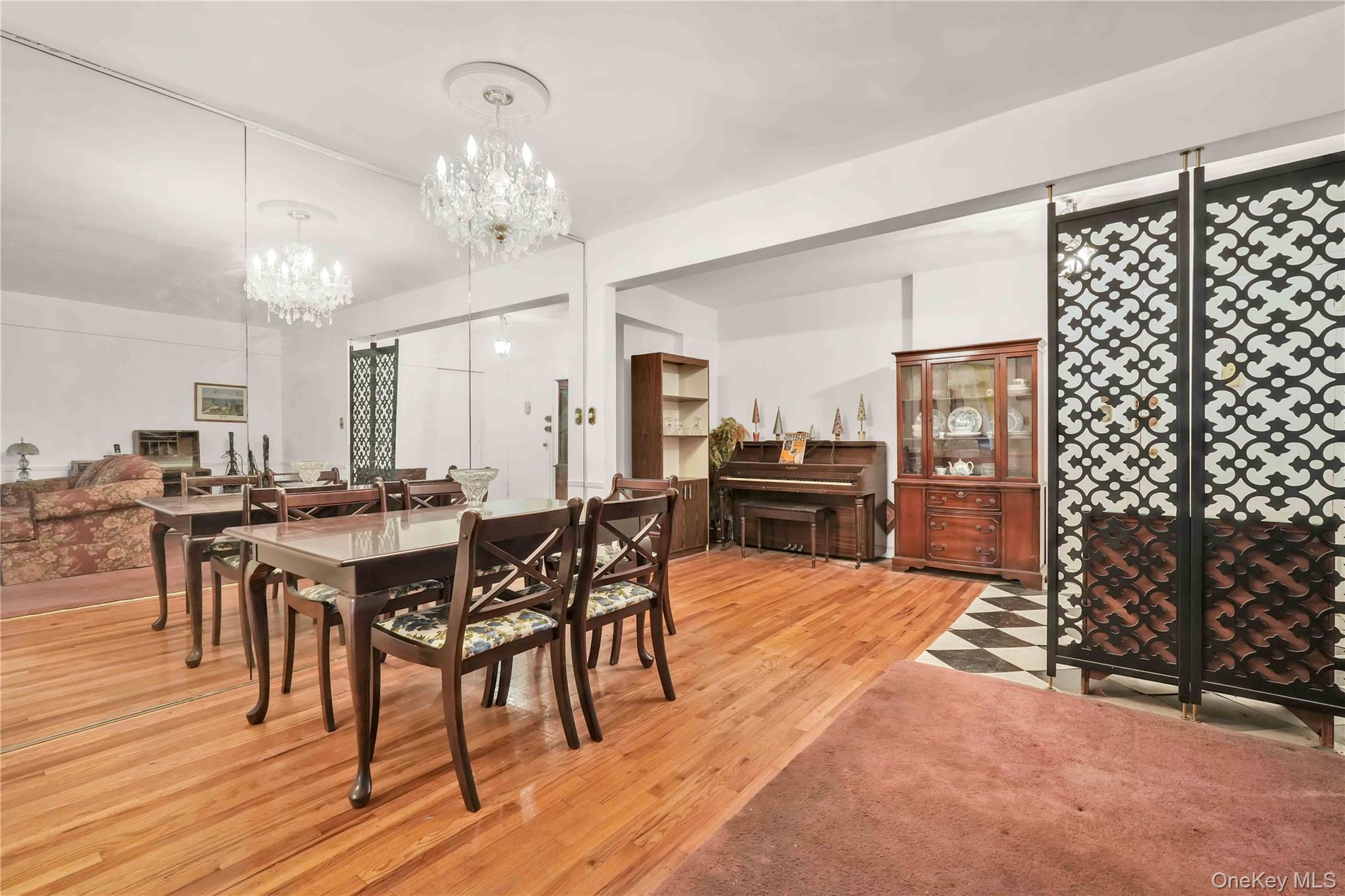 #4 photo, 33-45 92 Street, كوينز Jackson Heights , NY 11372