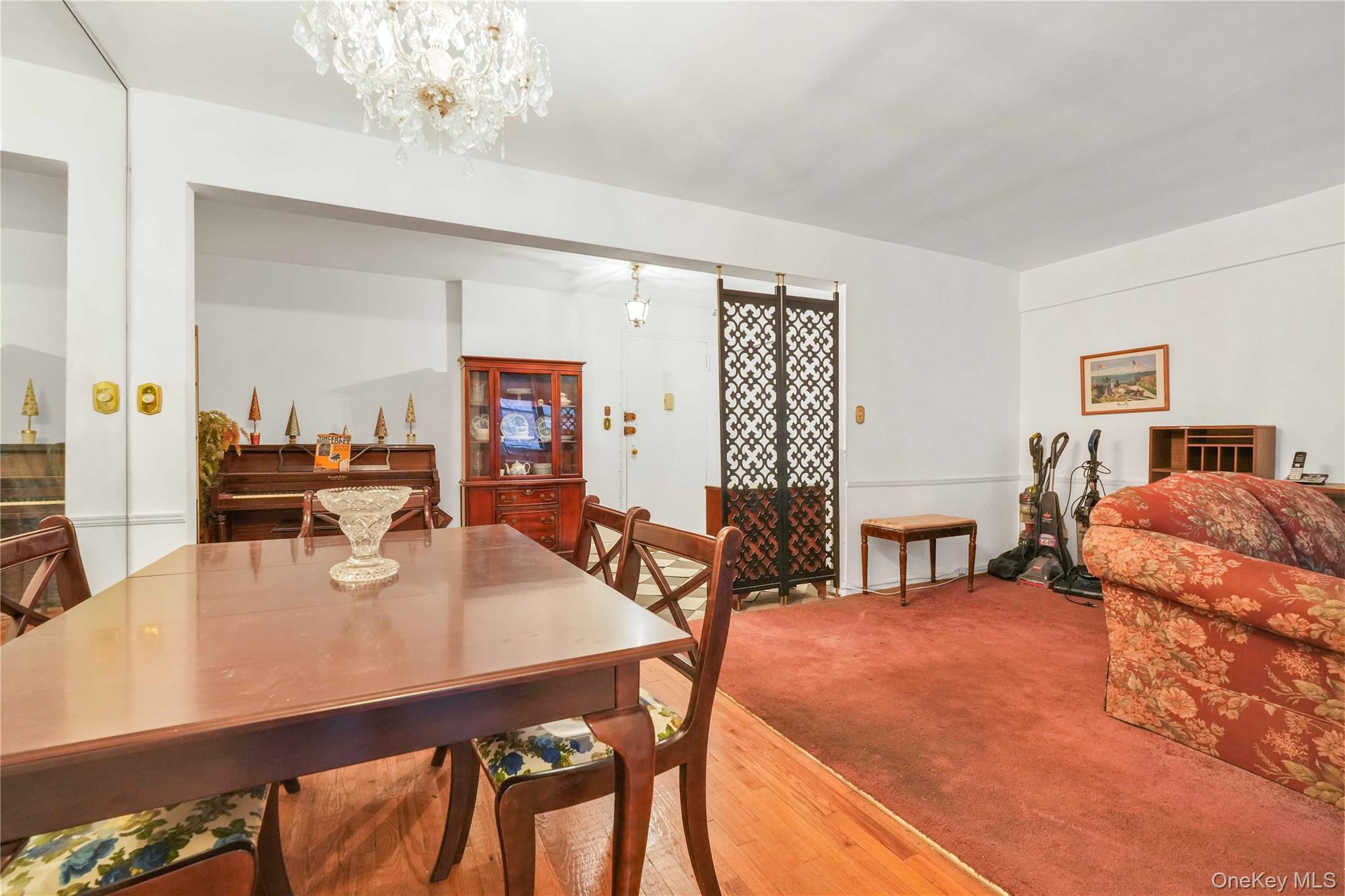 #6 photo, 33-45 92 Street, كوينز Jackson Heights , NY 11372