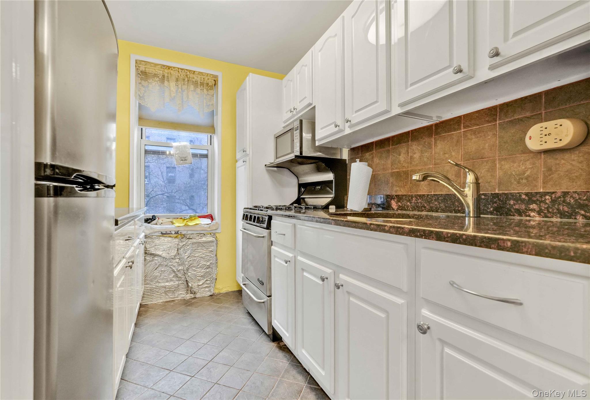 #8 photo, 33-45 92 Street, كوينز Jackson Heights , NY 11372