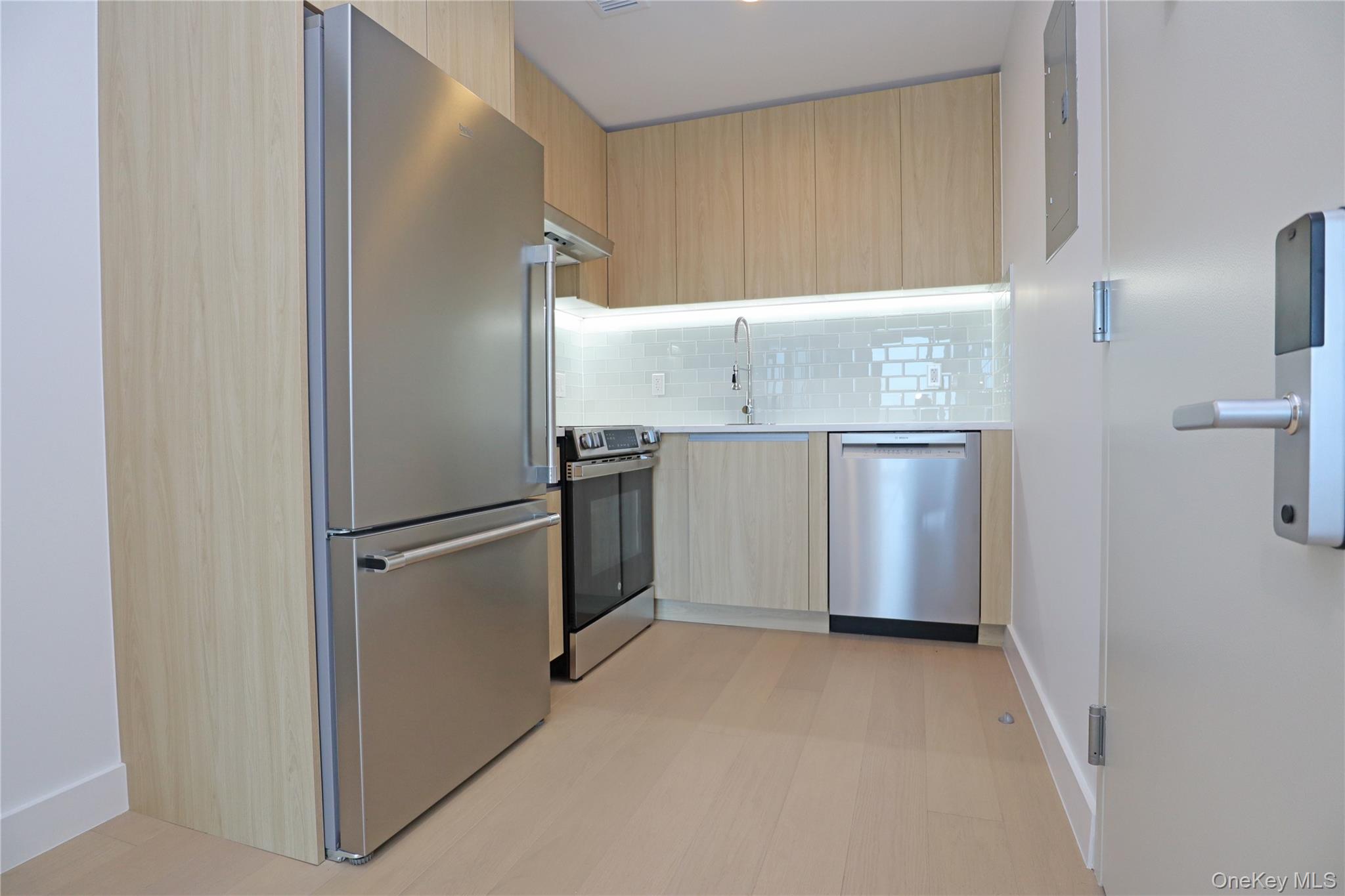 #8 photo, 15002 Northern Boulevard, Flushing , NY 11354