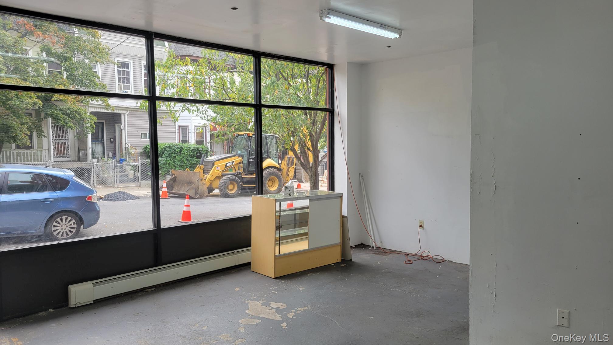 #3 photo, 369 E 169th Street, 布朗士 Bronx , NY 10456