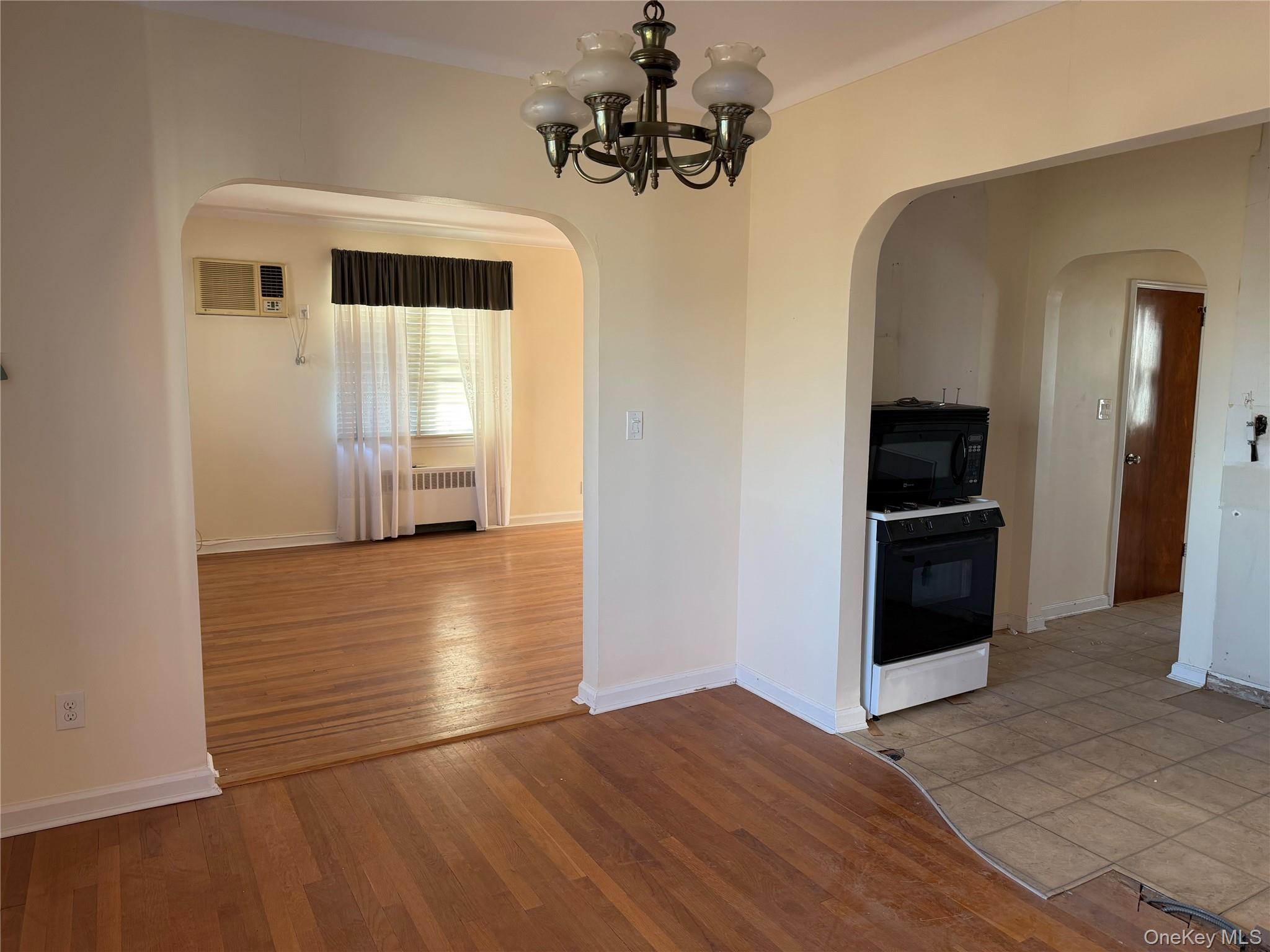 #10 photo, 512 Minnieford Avenue, 브롱크스 Bronx , NY 10464