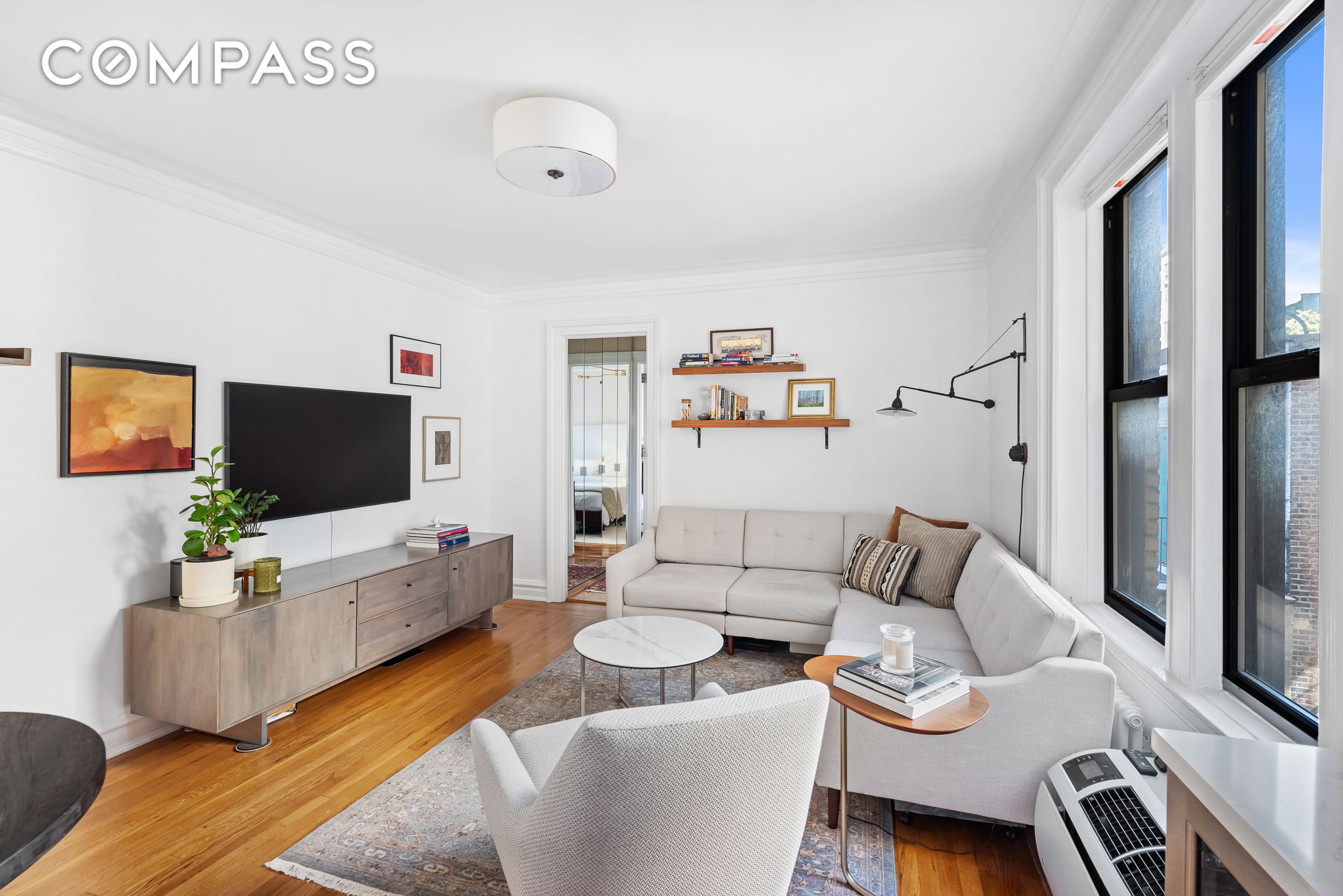 #3 photo, 319 W 18th Street, Манхэттен ‖ Chelsea , NY 10011