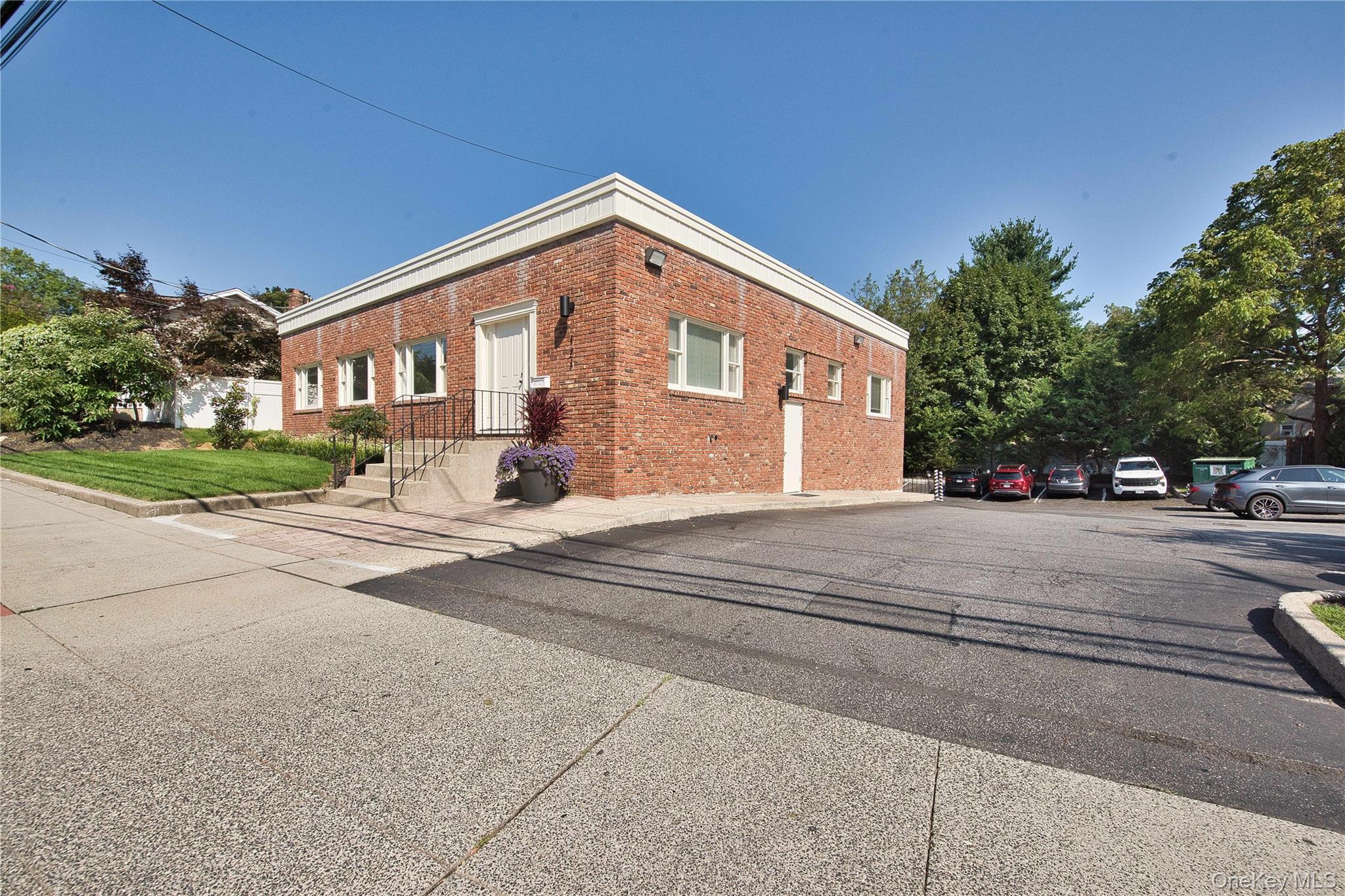 #4 photo, 121 Pulaski Road, 롱 아일랜드 Kings Park , NY 11754