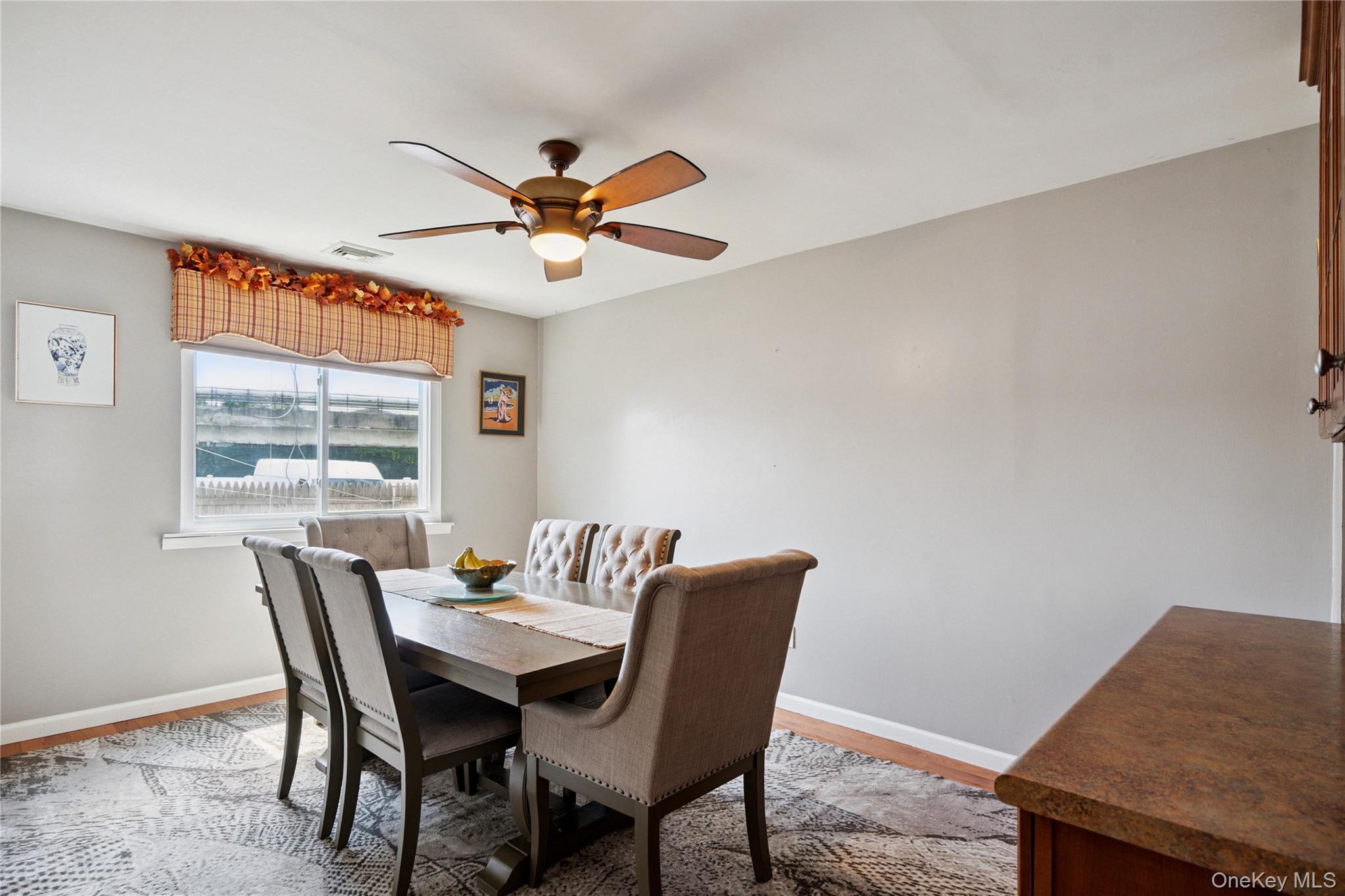 #10 photo, 88 E Valley Stream Boulevard, ناسو Valley Stream , NY 11580