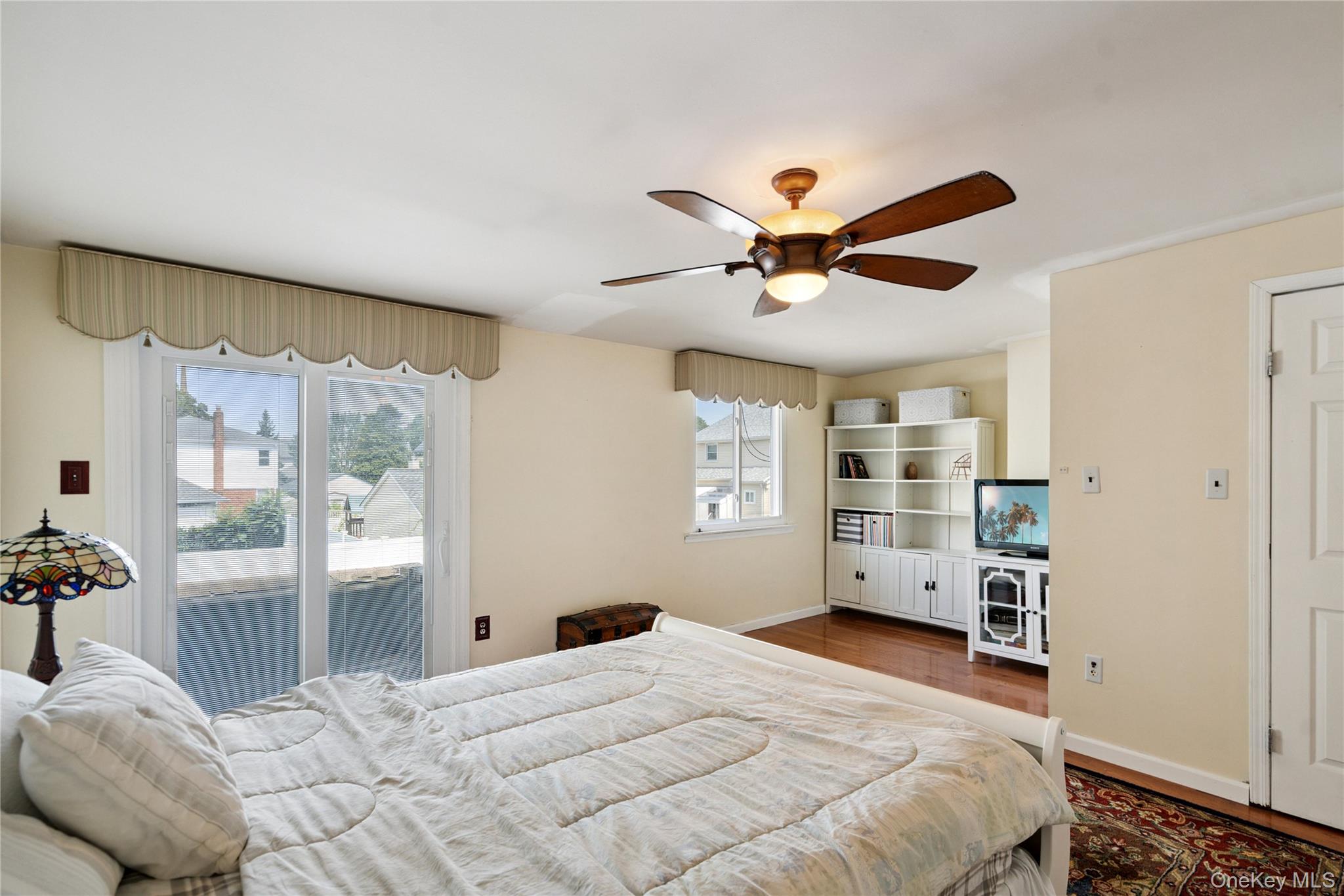 #16 photo, 88 E Valley Stream Boulevard, ناسو Valley Stream , NY 11580