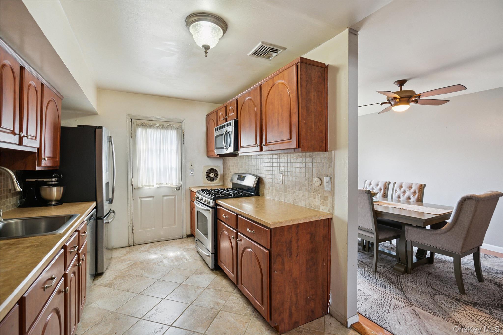 #7 photo, 88 E Valley Stream Boulevard, ناسو Valley Stream , NY 11580