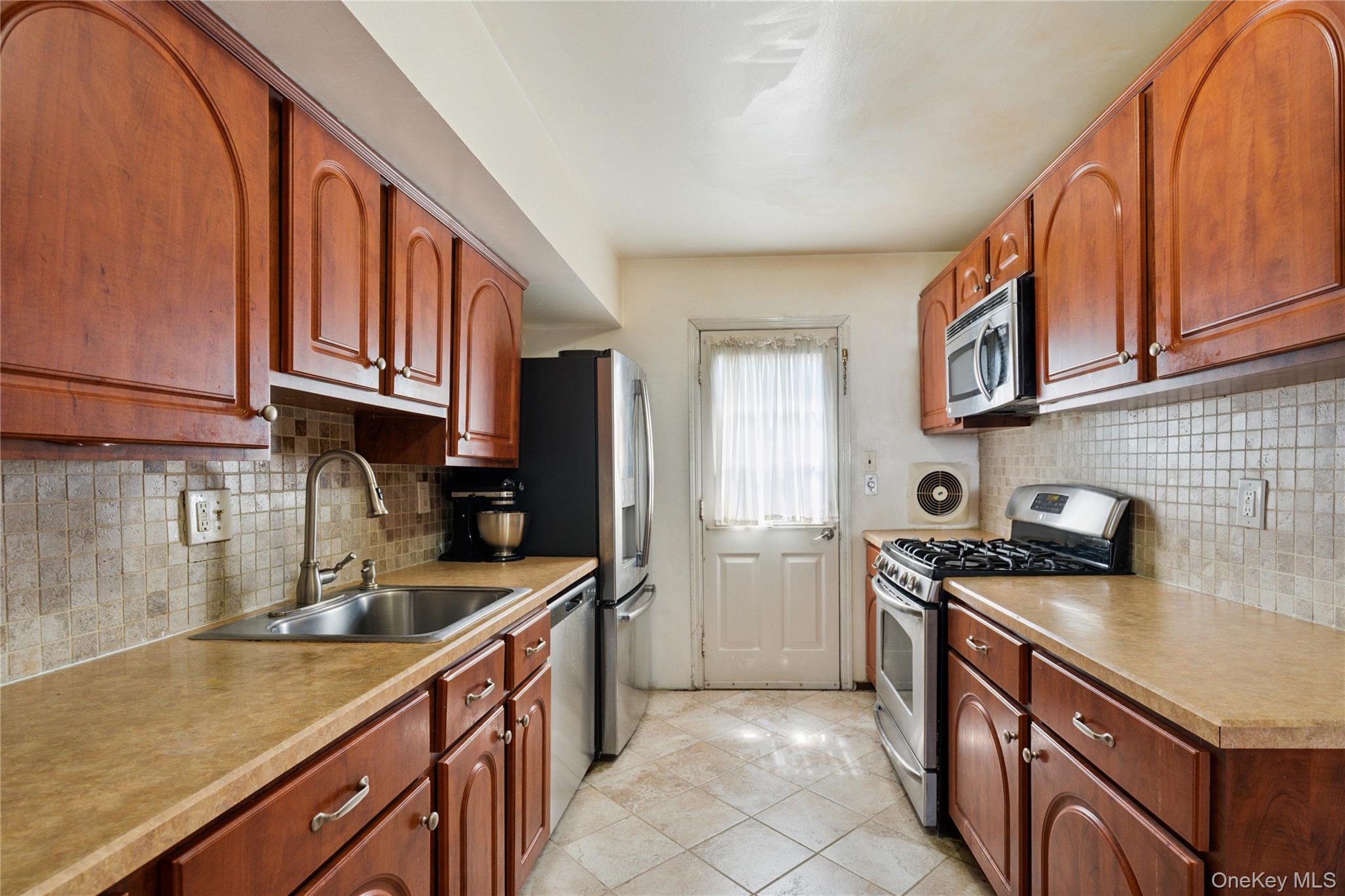 #8 photo, 88 E Valley Stream Boulevard, ناسو Valley Stream , NY 11580