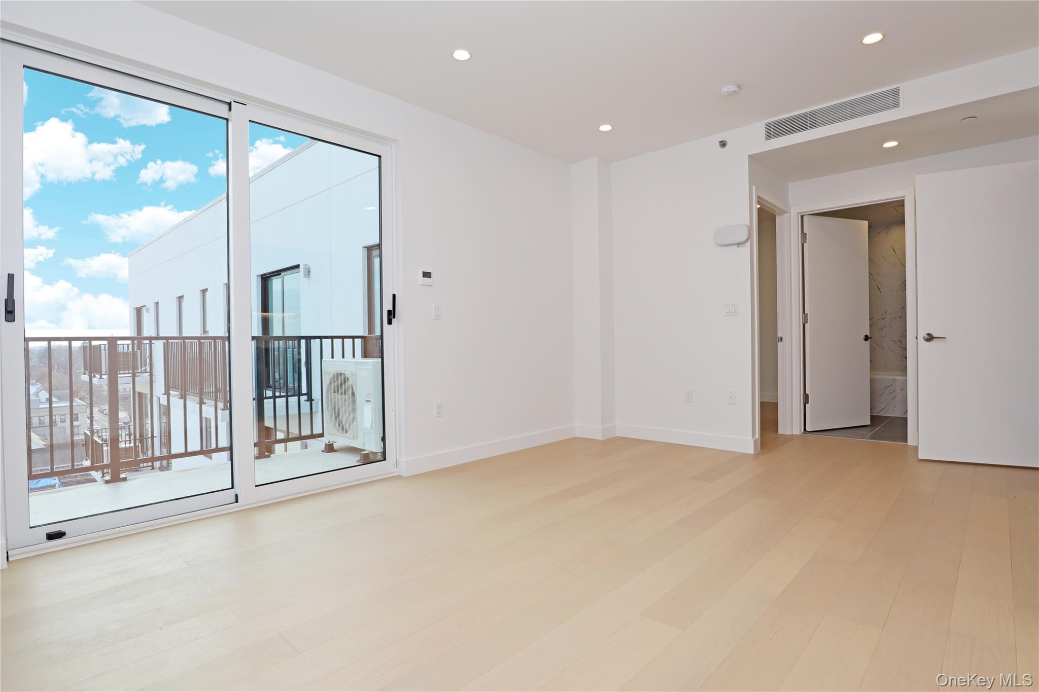 #12 photo, 15002 Northern Boulevard, Flushing , NY 11354