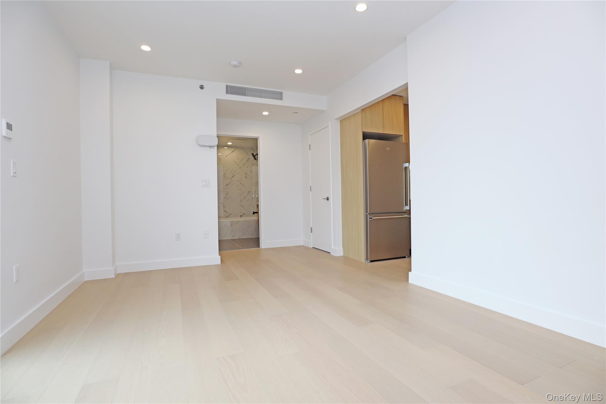 #15 photo, 15002 Northern Boulevard, Flushing , NY 11354